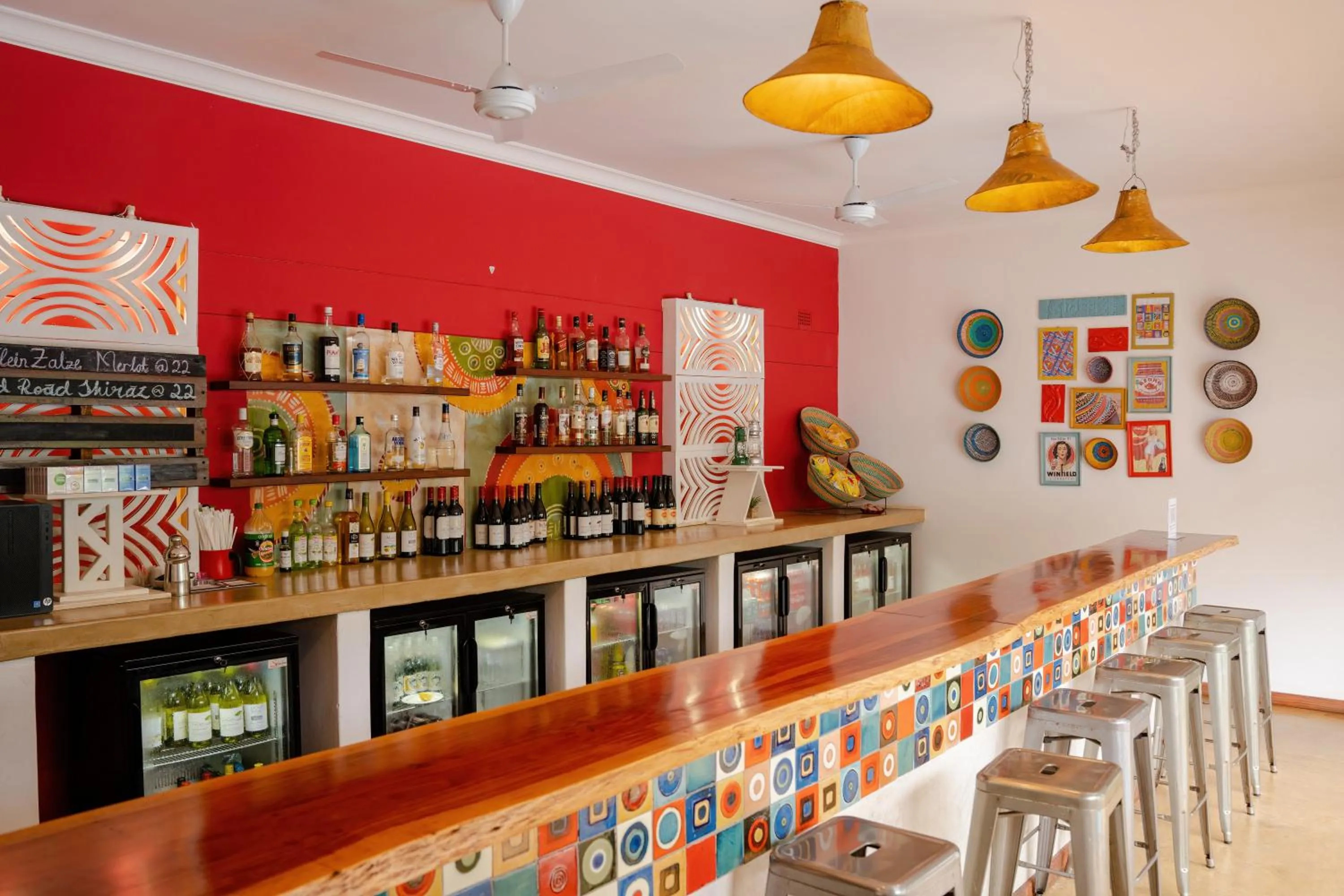 Lounge or bar in PheZulu Guest Lodge