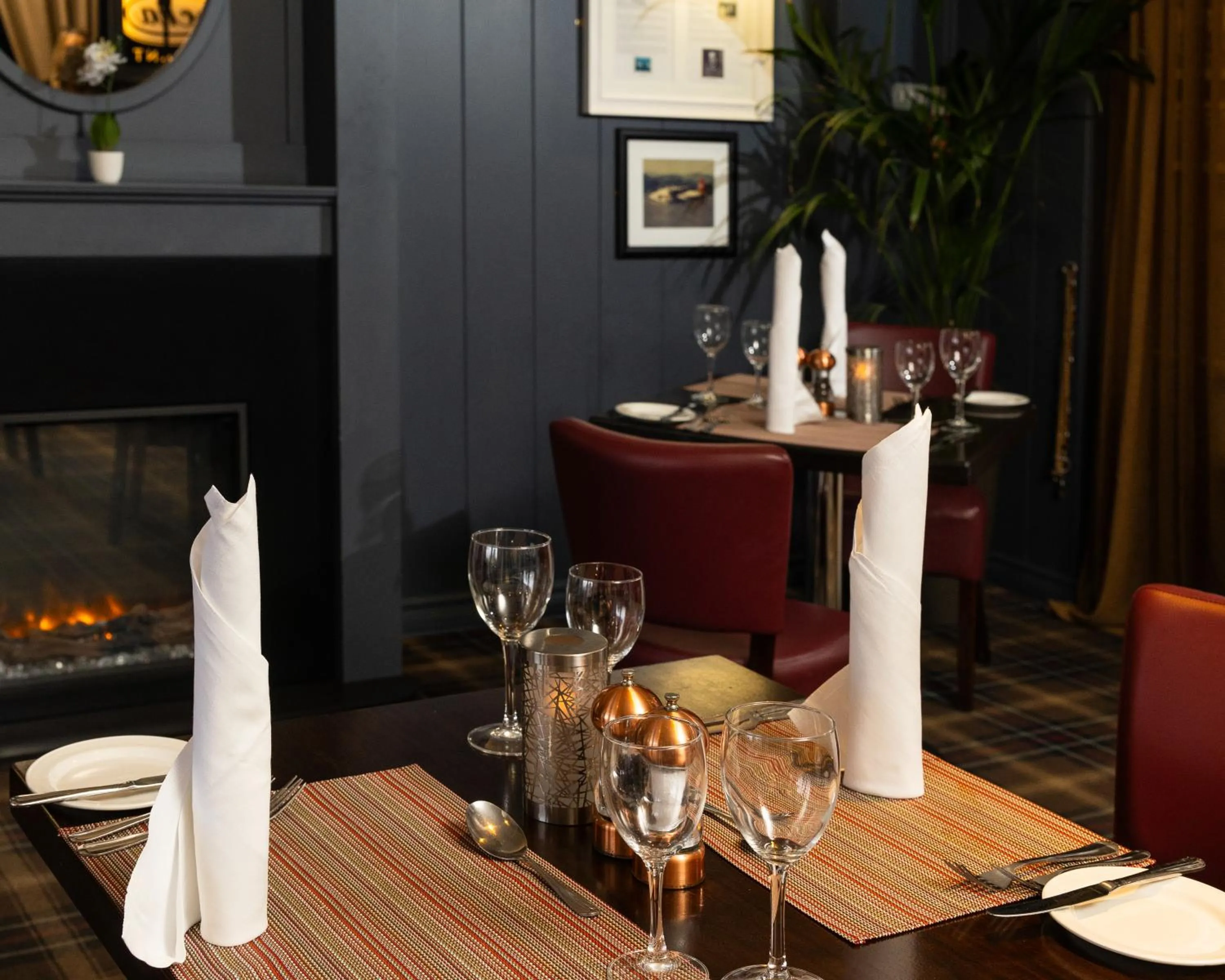 Restaurant/places to eat in The Lakeside Hotel & Leisure Centre