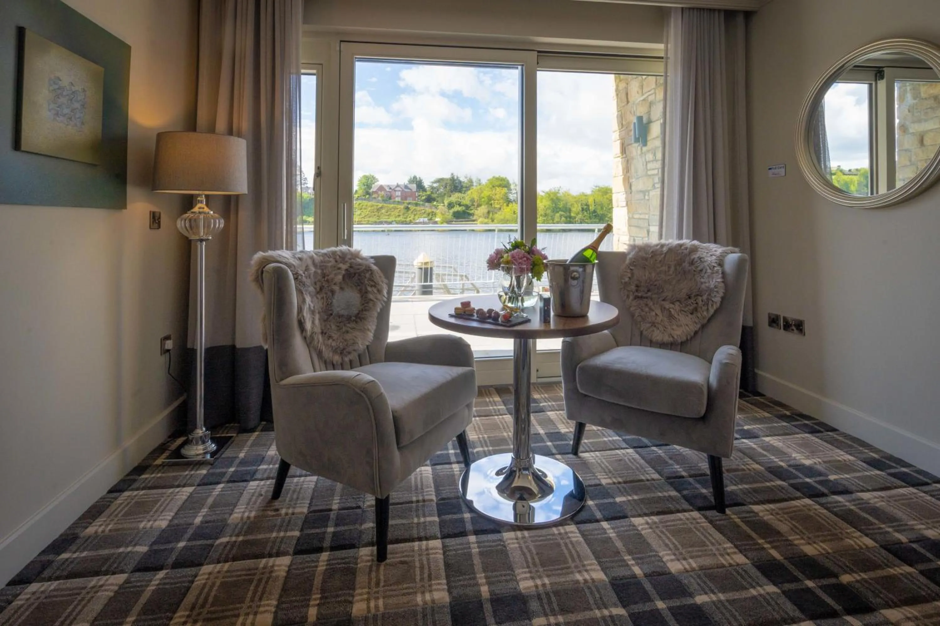 Seating area in The Lakeside Hotel & Leisure Centre