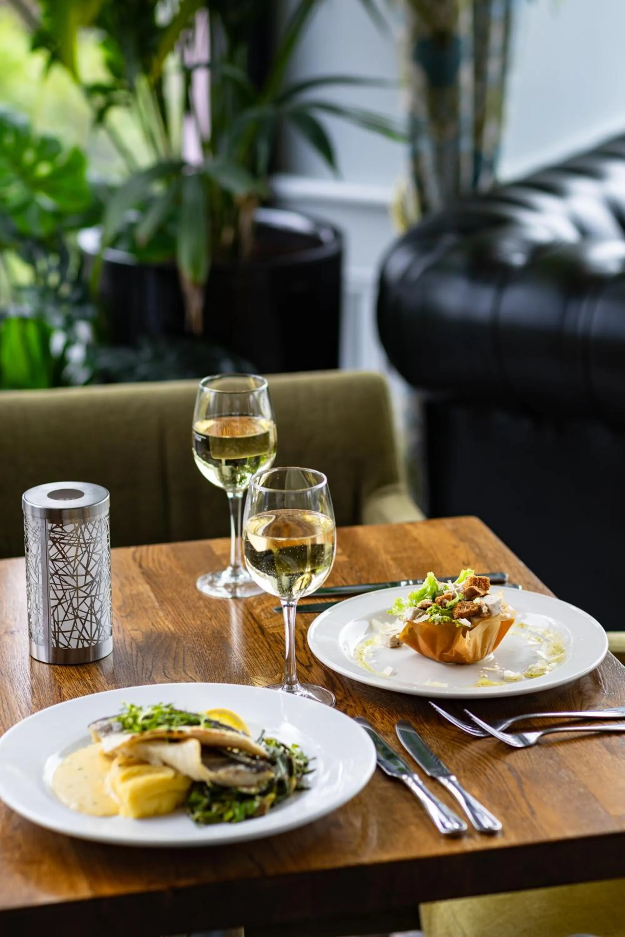 Food and drinks in The Lakeside Hotel & Leisure Centre