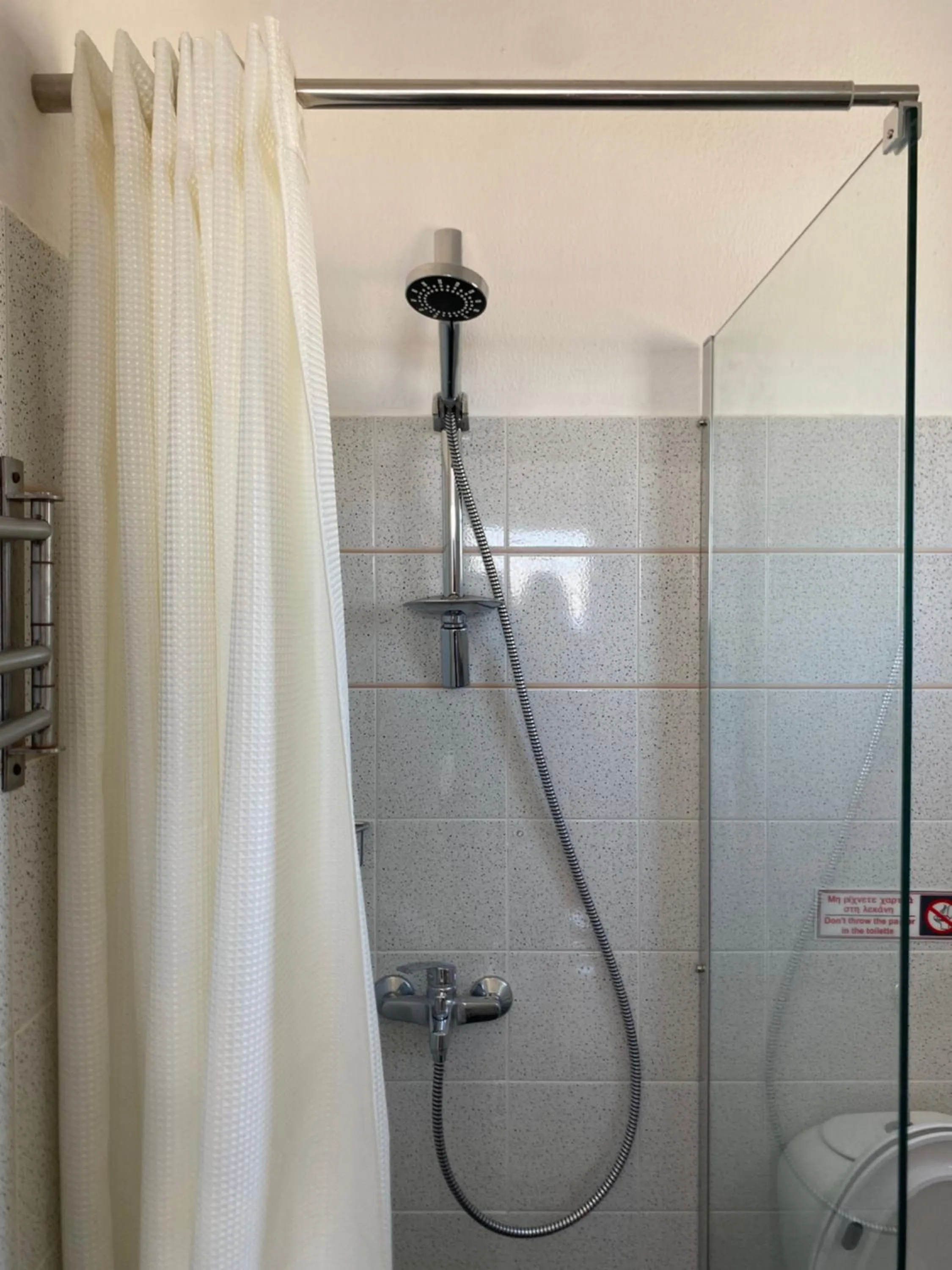 Shower in Blue Dolphin Studios and Apartment