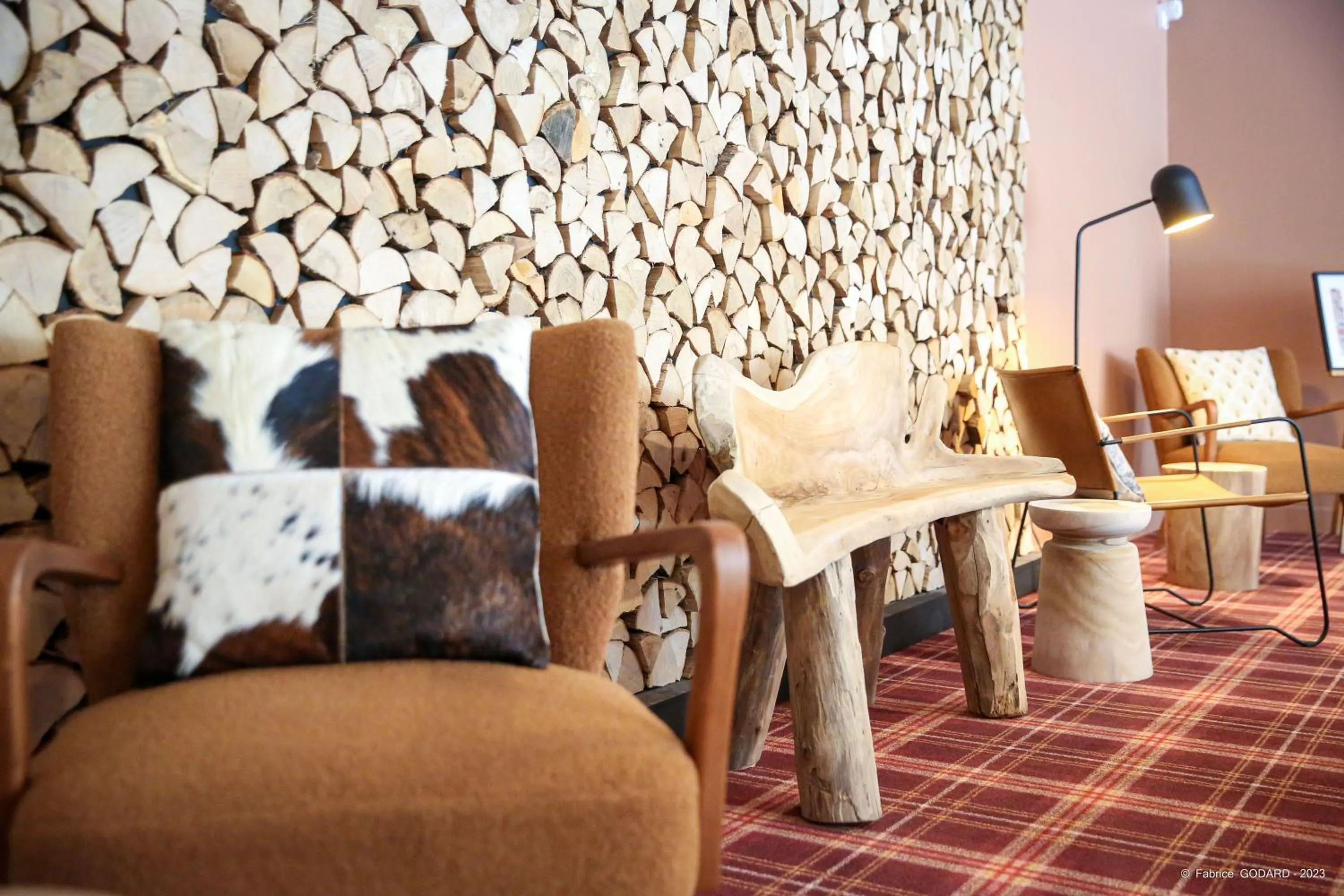 Lounge or bar in Hôtel Le Refuge des Sources