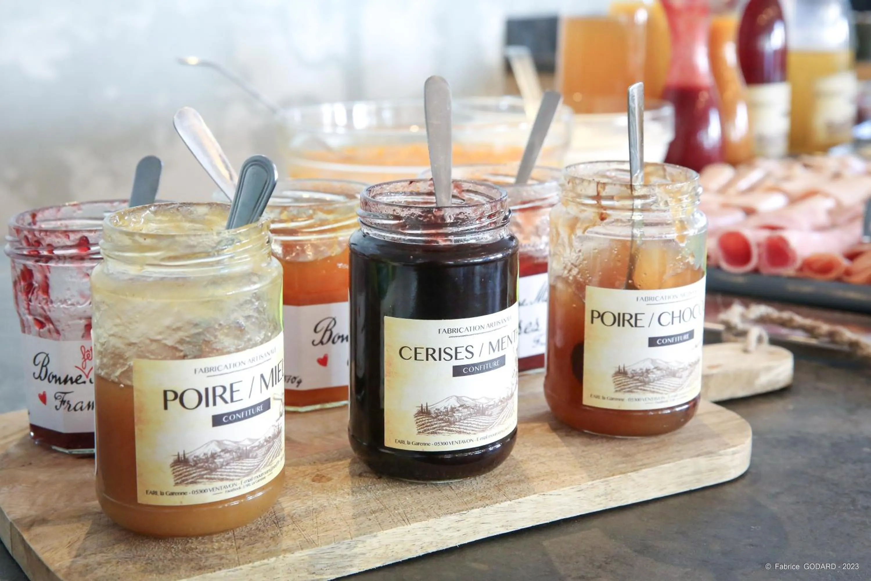 Breakfast in Hôtel Le Refuge des Sources