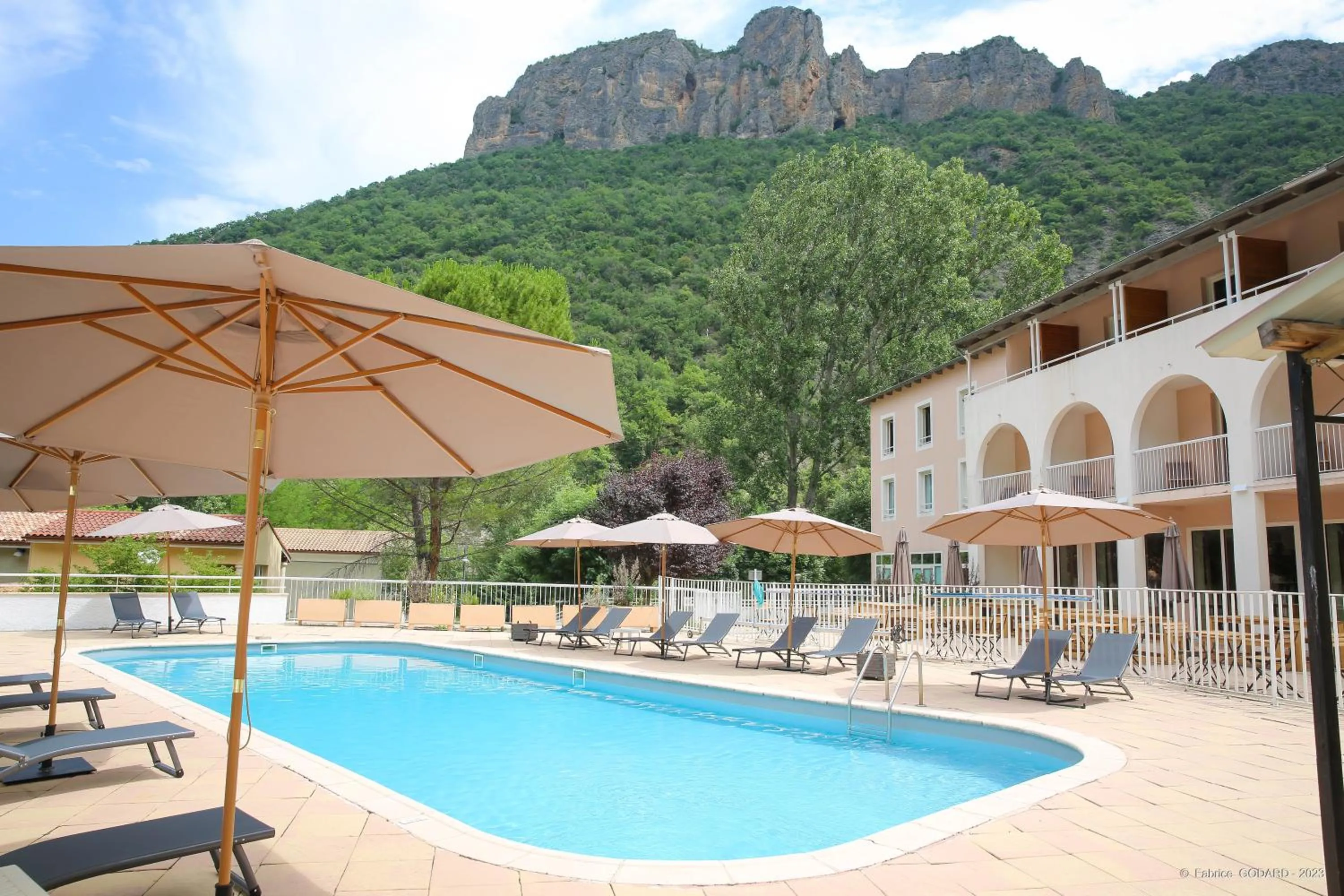 Swimming pool in Hôtel Le Refuge des Sources