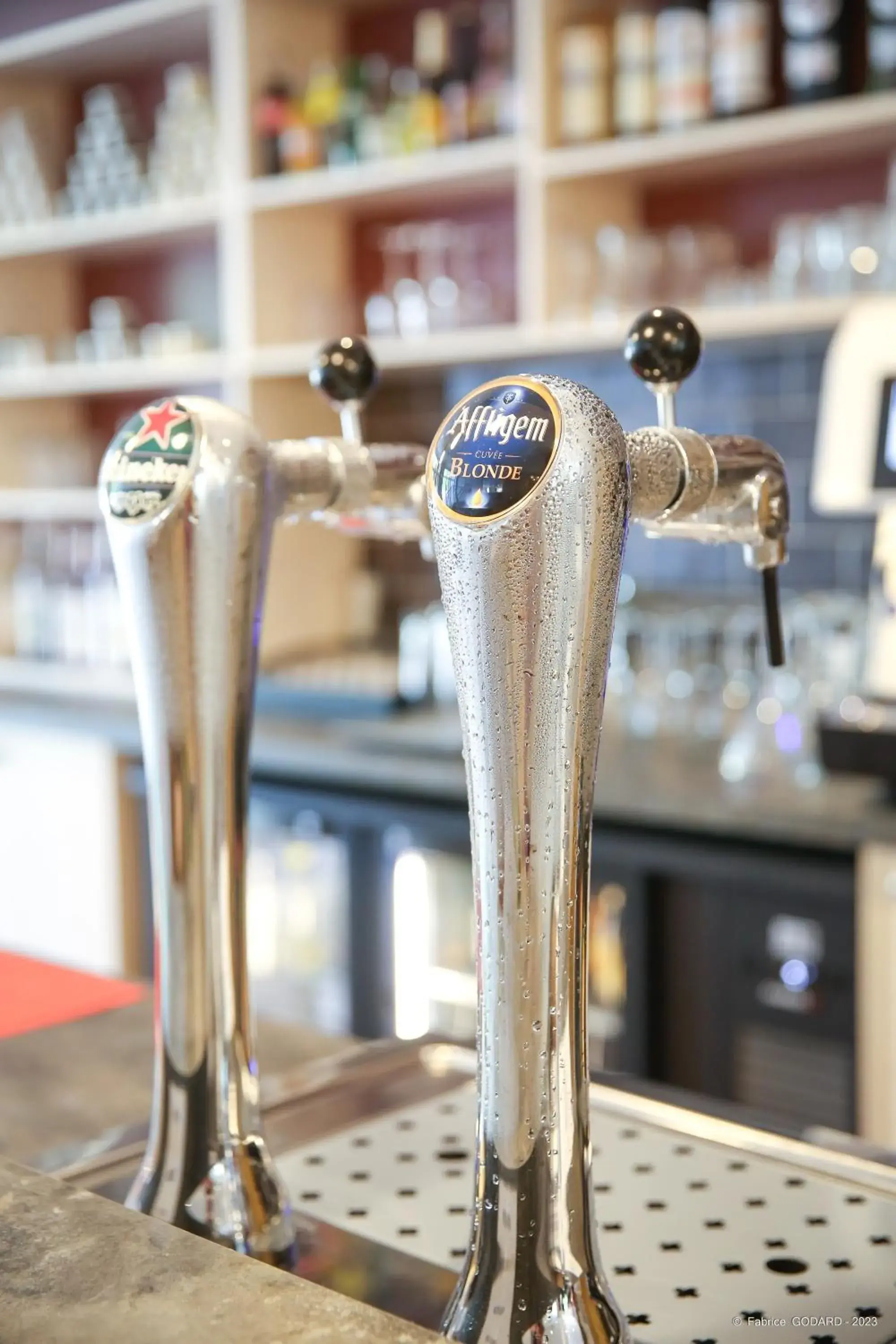 Lounge or bar in Hôtel Le Refuge des Sources Lounge or bar in Hôtel Le Refuge des Sources