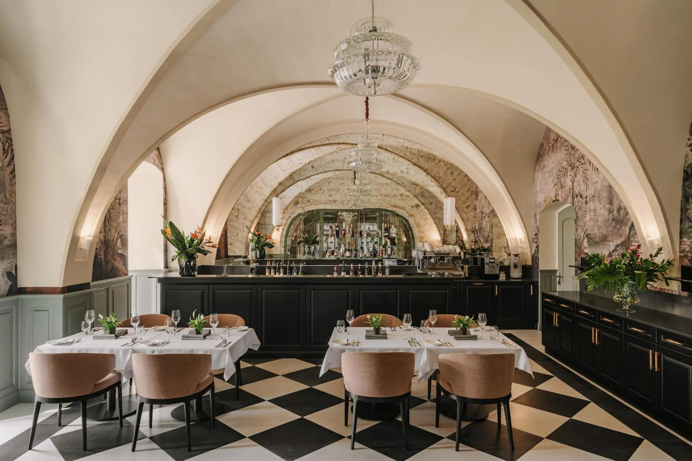 Restaurant/places to eat in Pałac Mojęcice