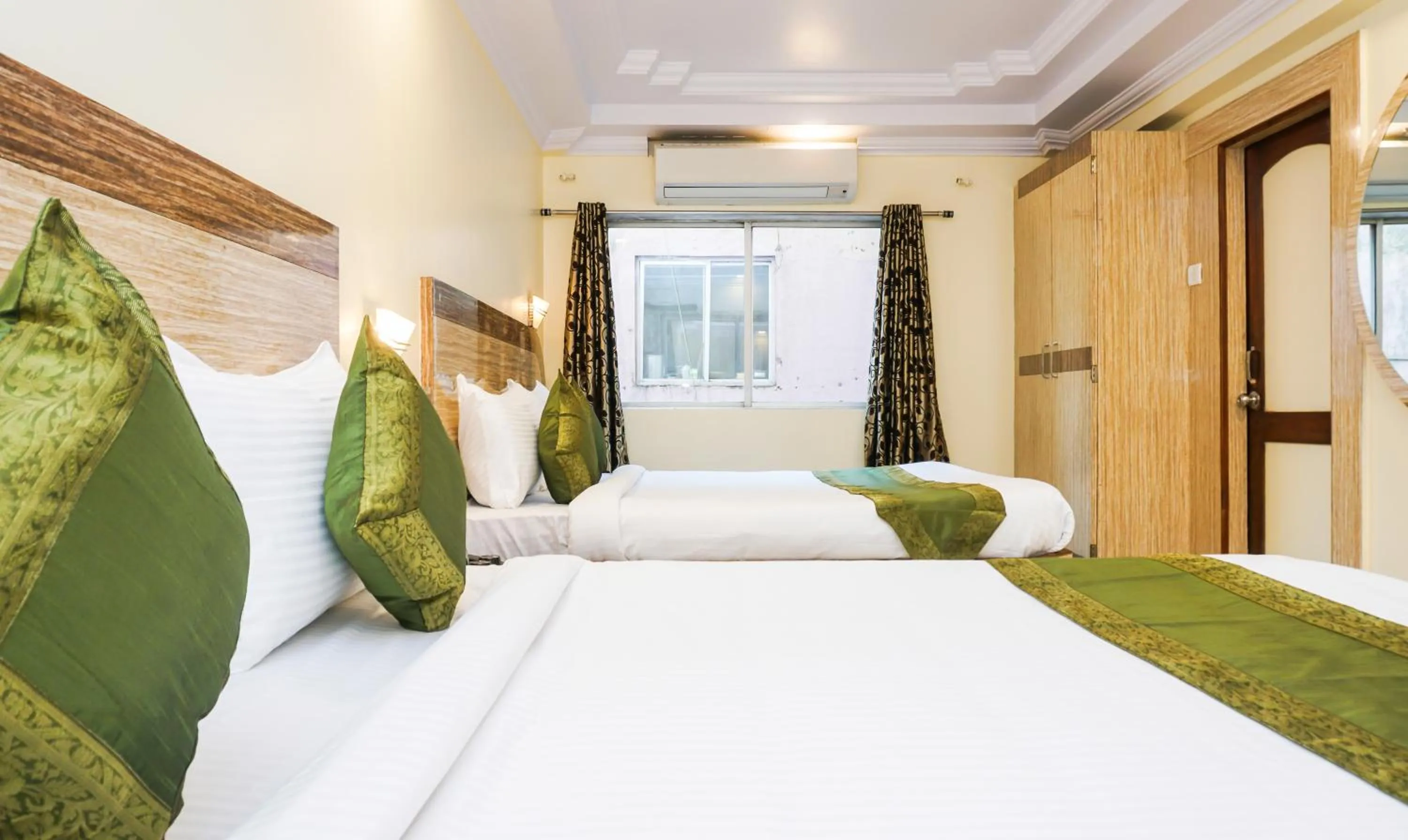 Bedroom, Bed in Treebo Hillway Inn Main Market