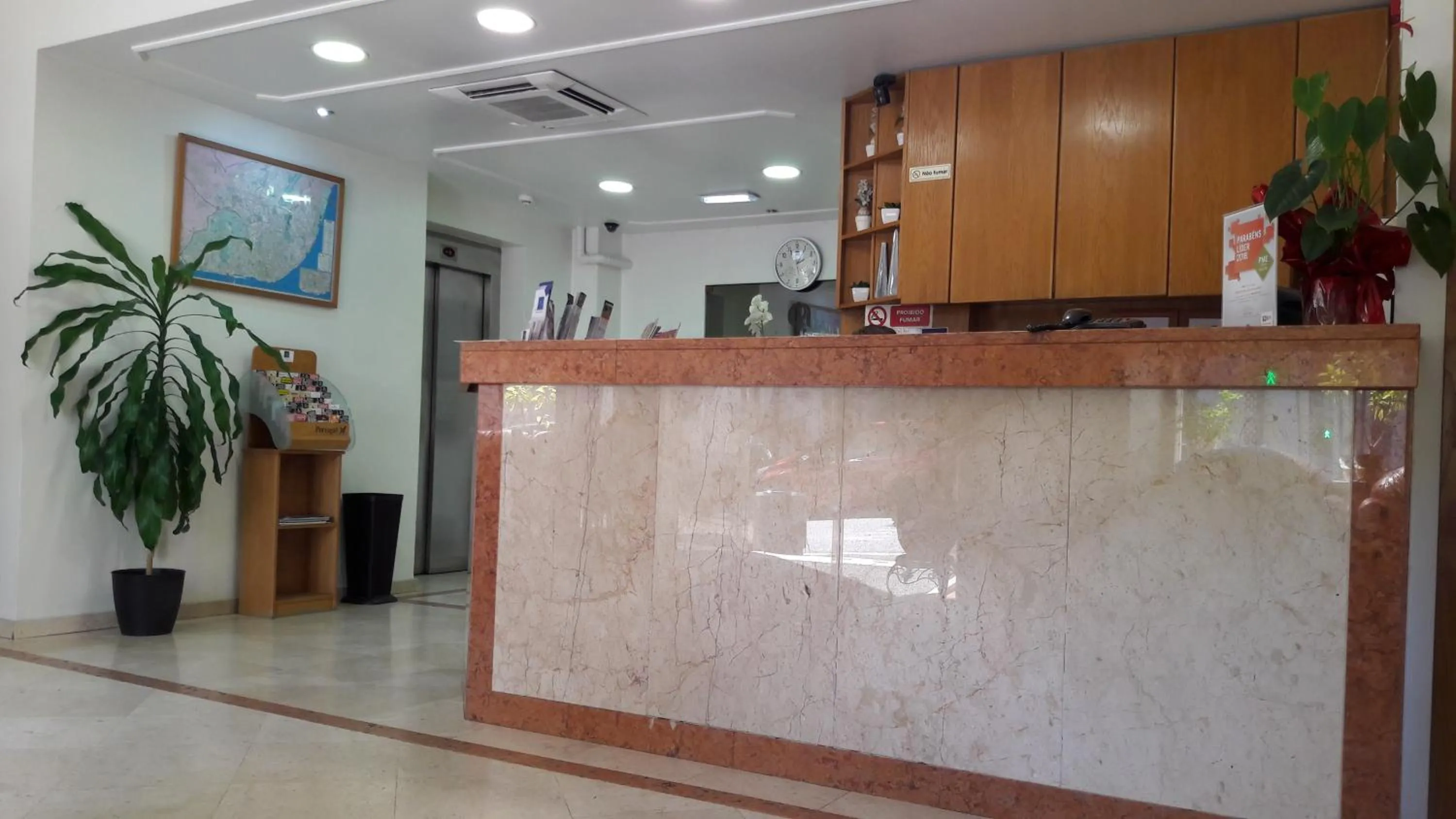 Lobby or reception in Hotel Alicante Lisboa