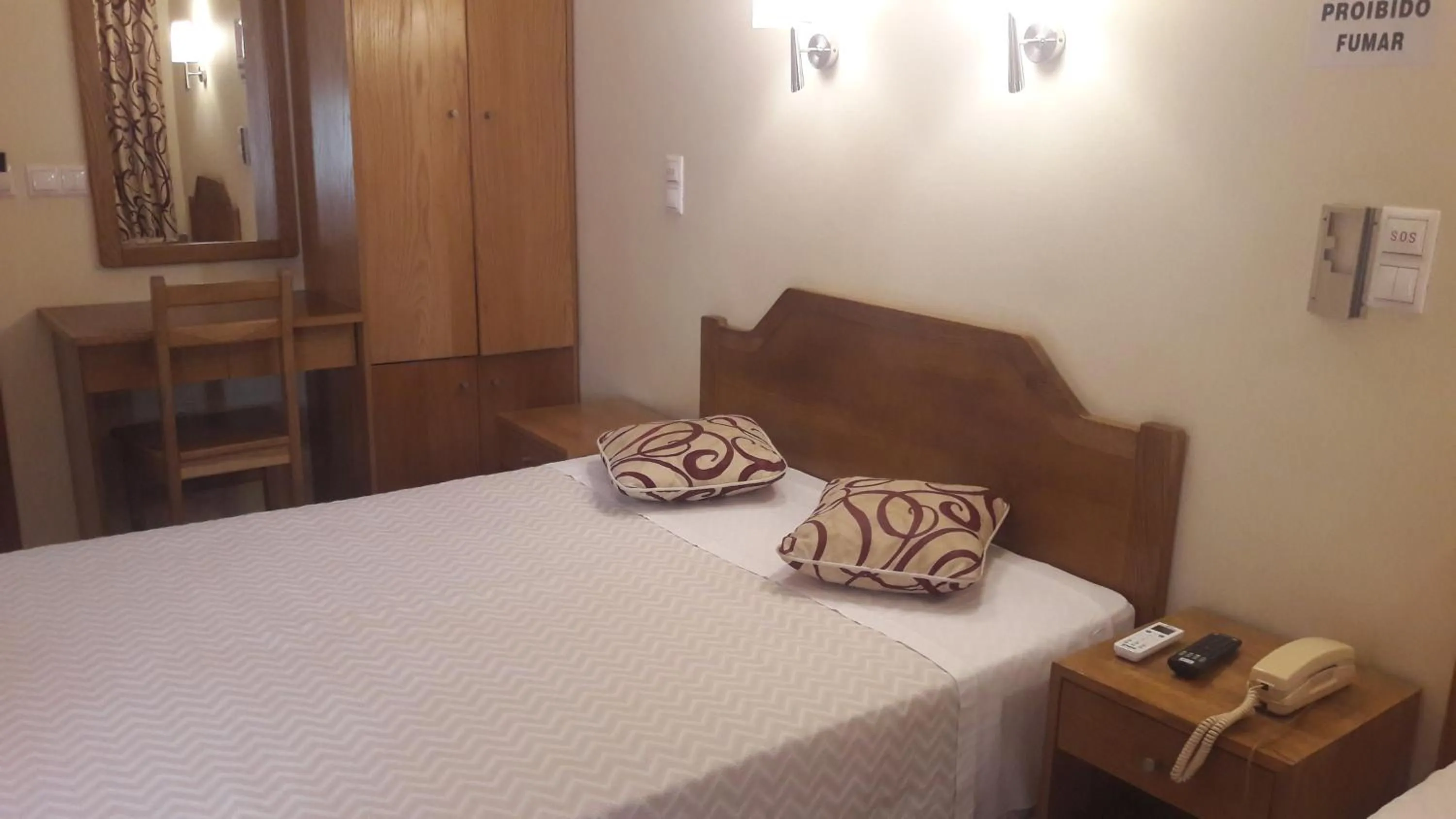 Bed in Hotel Alicante Lisboa