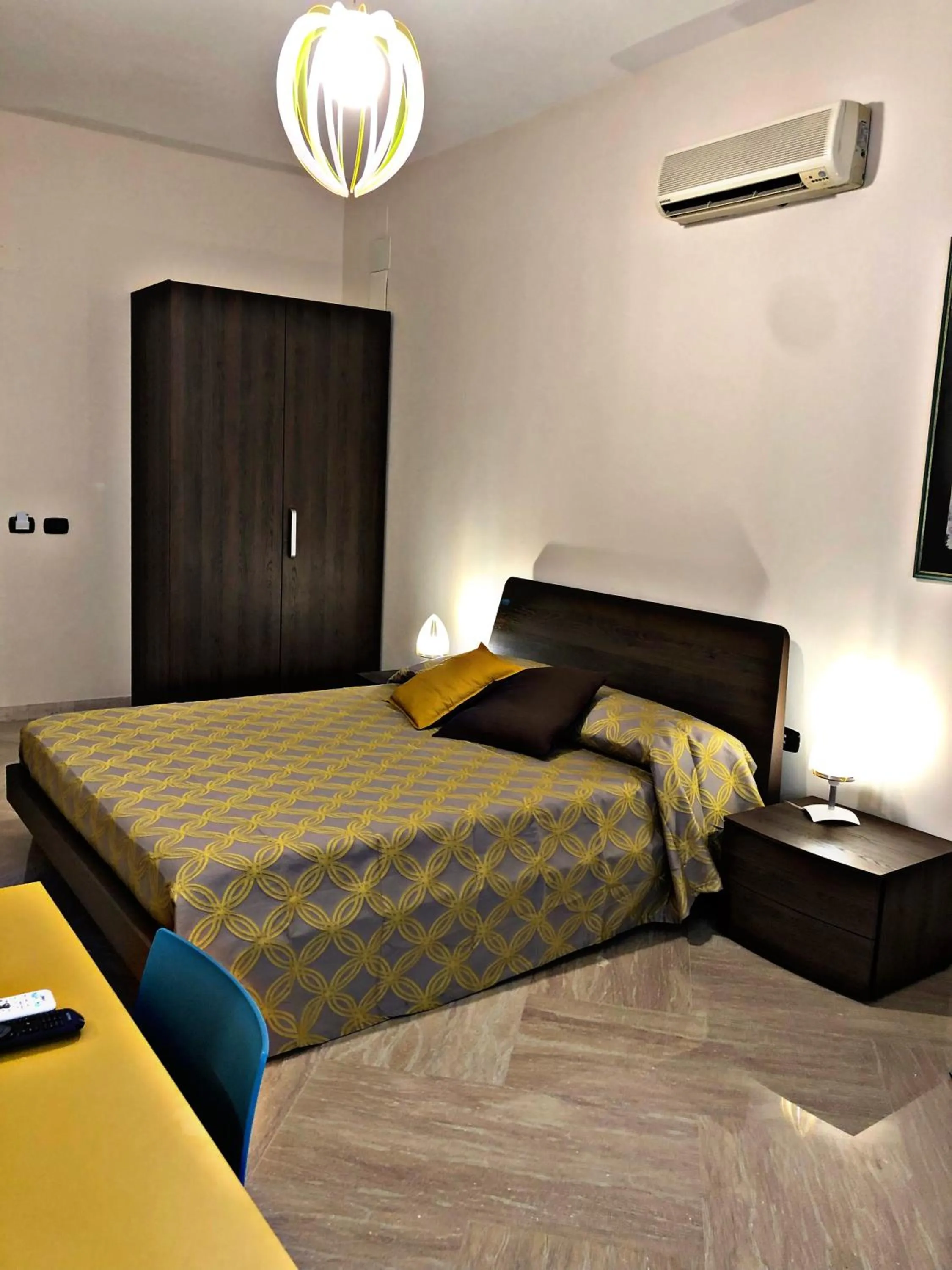 Bed in Napoli City Inn