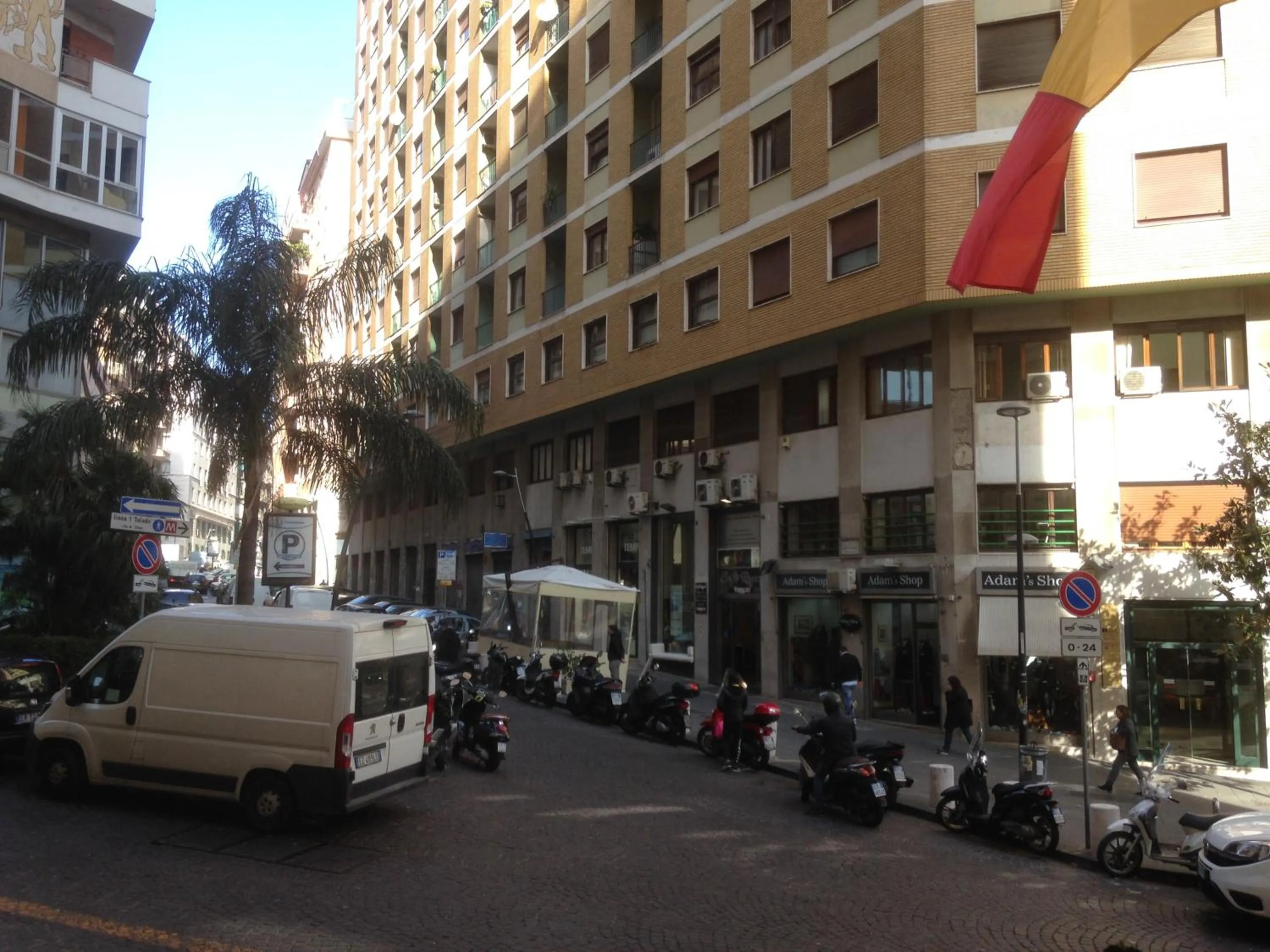 Property building in Napoli City Inn