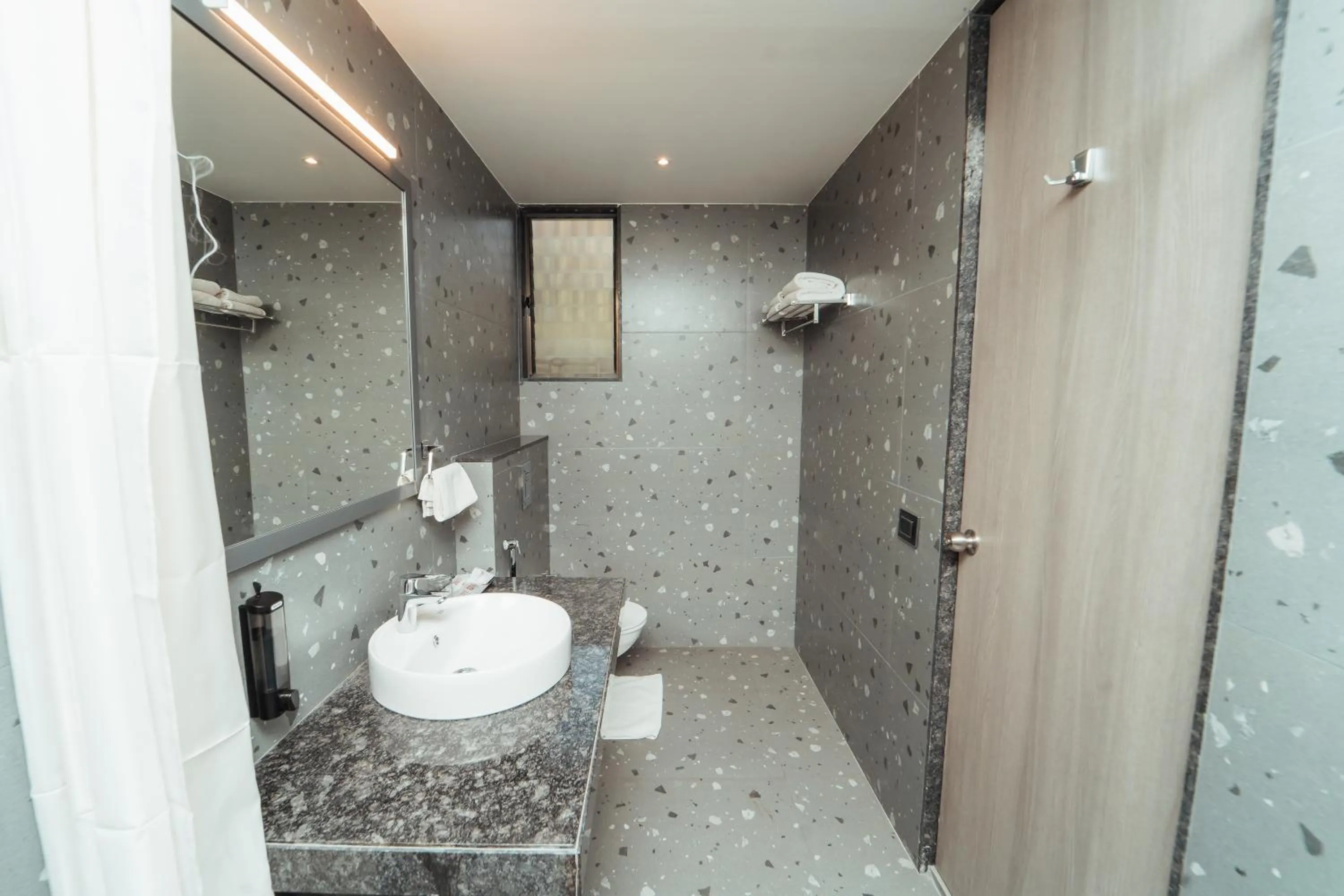 Mastiff Hotel Chinchwad by OTHPL