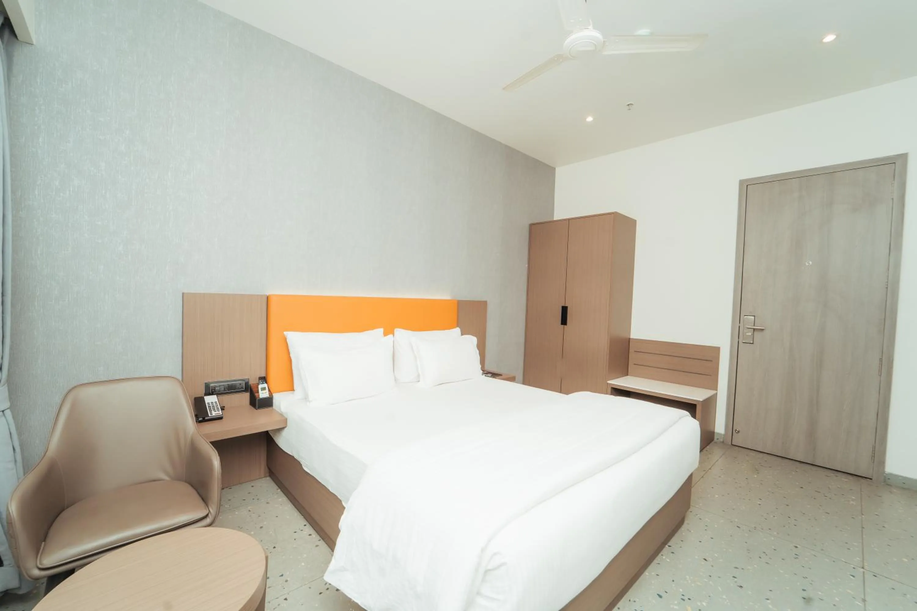 Bed in Mastiff Hotel Chinchwad by OTHPL