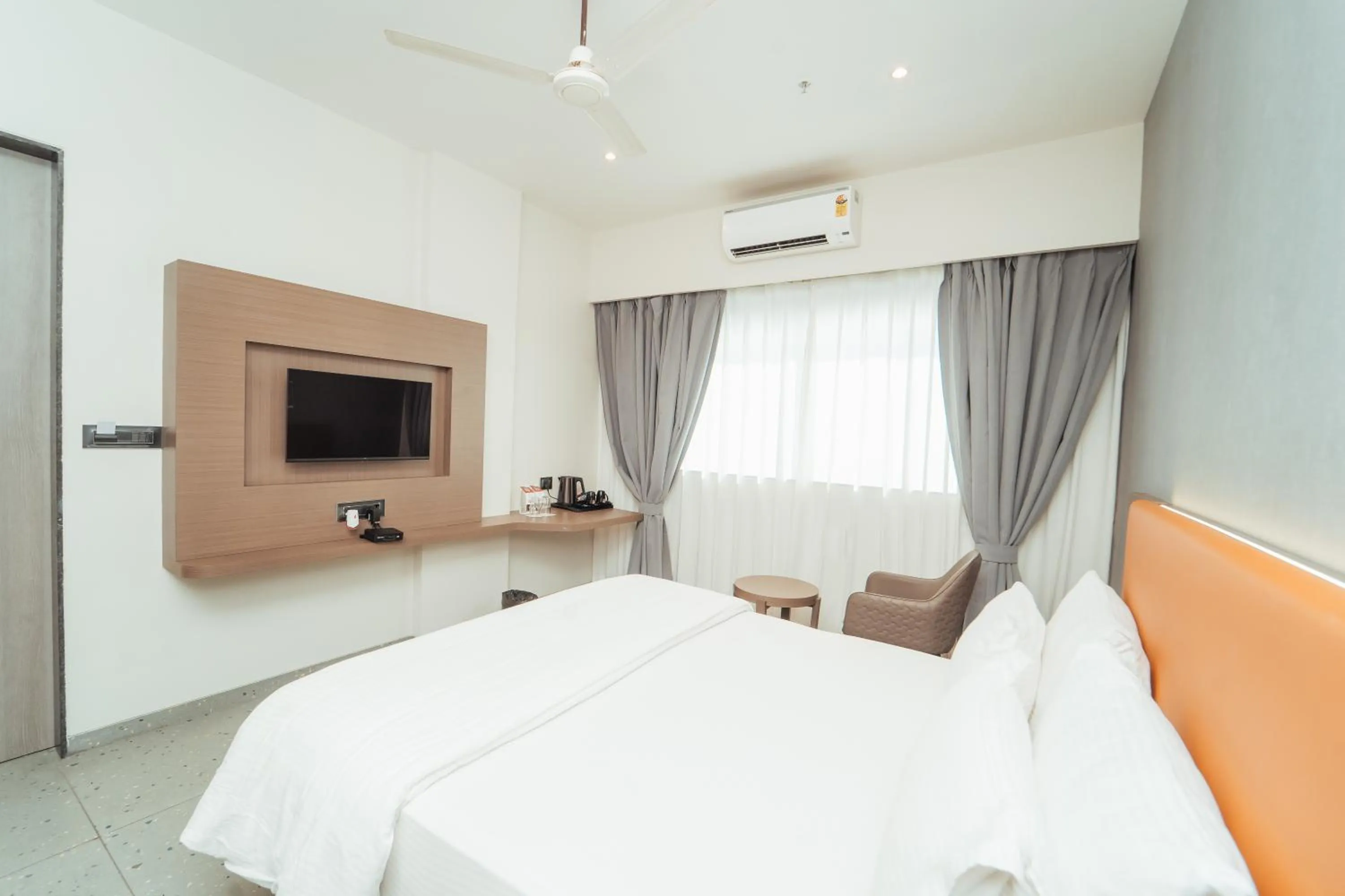 Bed in Mastiff Hotel Chinchwad by OTHPL