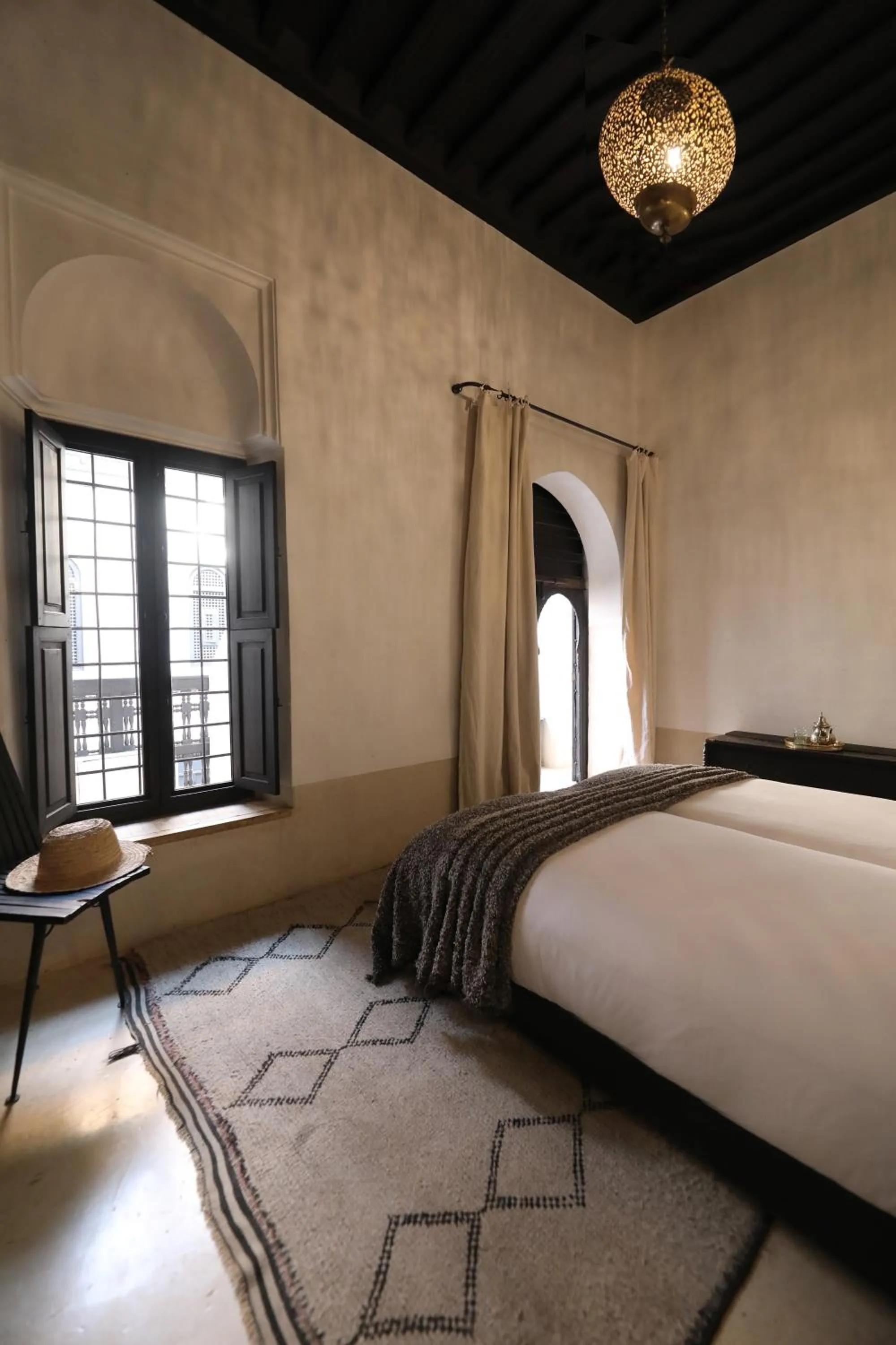 Photo of the whole room, Bed in Riad Azzouna 13
