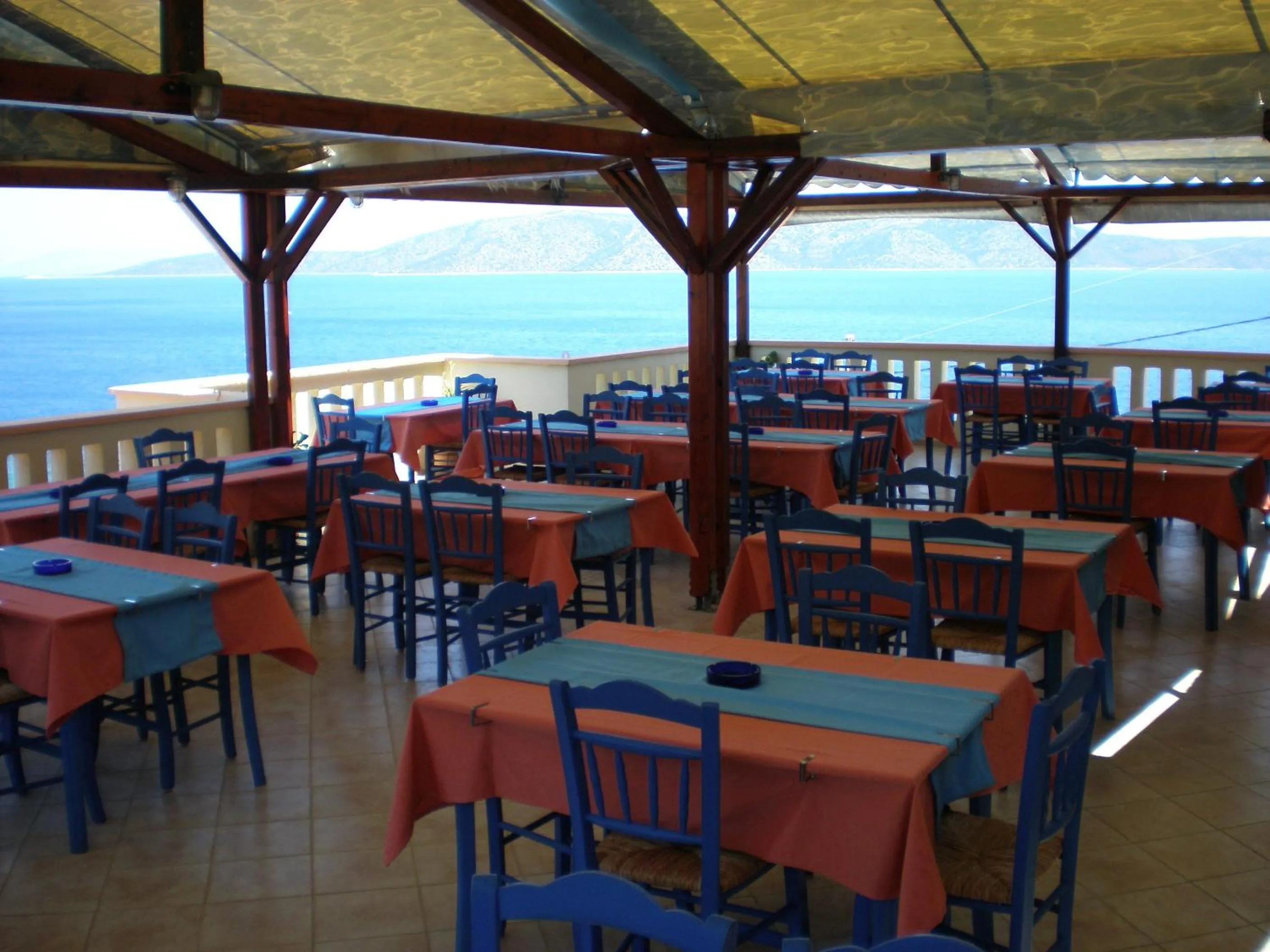 Restaurant/places to eat in Agnanti Hotel