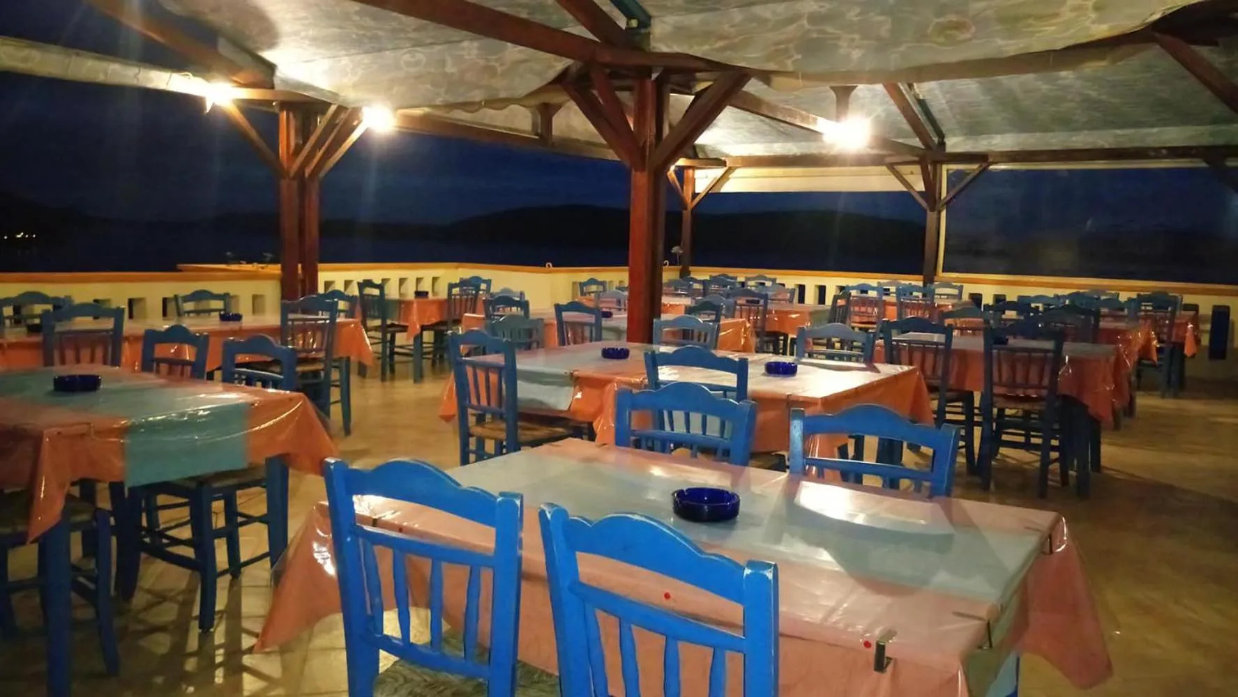 Restaurant/places to eat in Agnanti Hotel