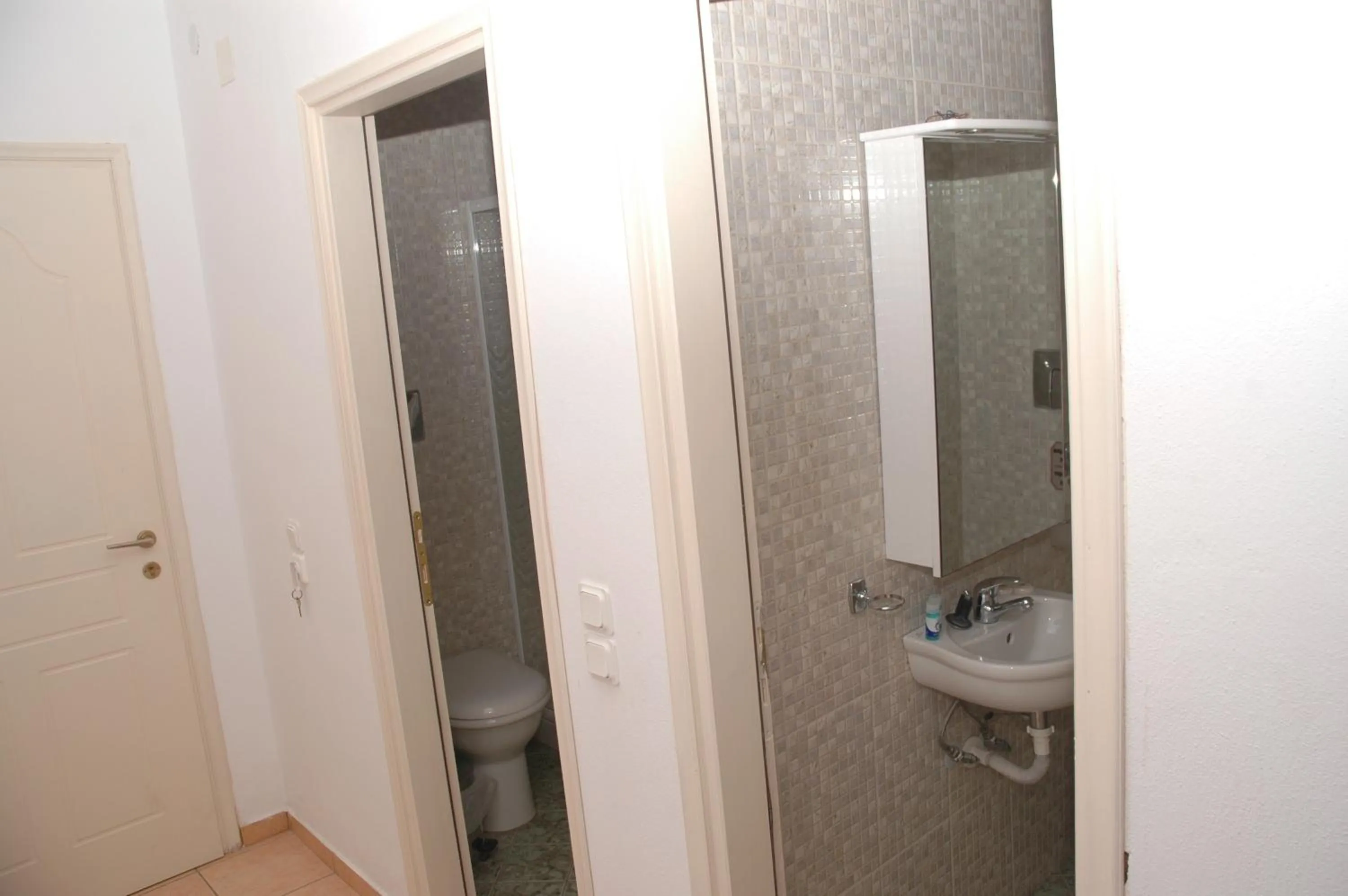 Toilet in Agnanti Hotel