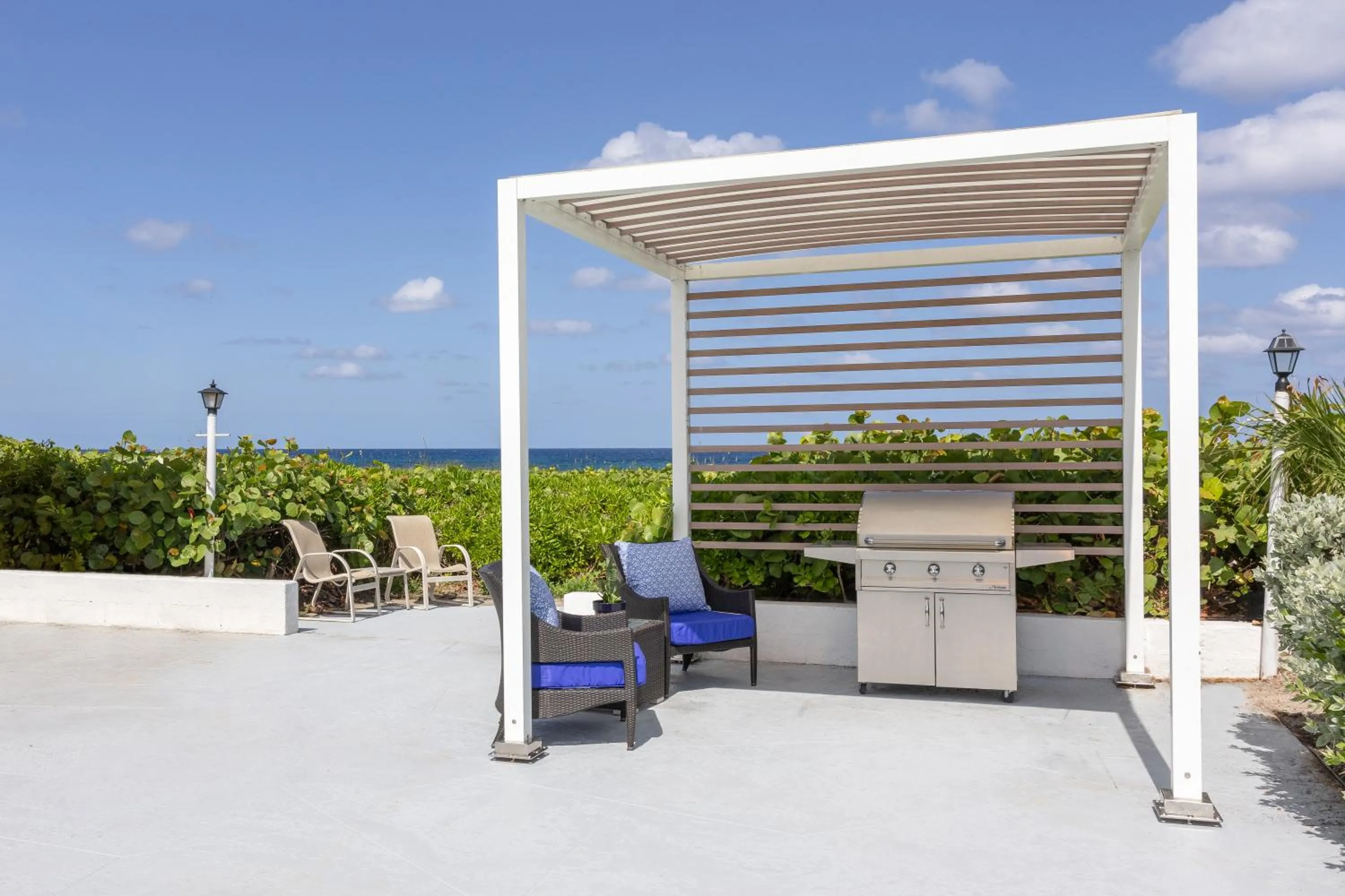 Swimming pool in Delray Breakers on the Ocean