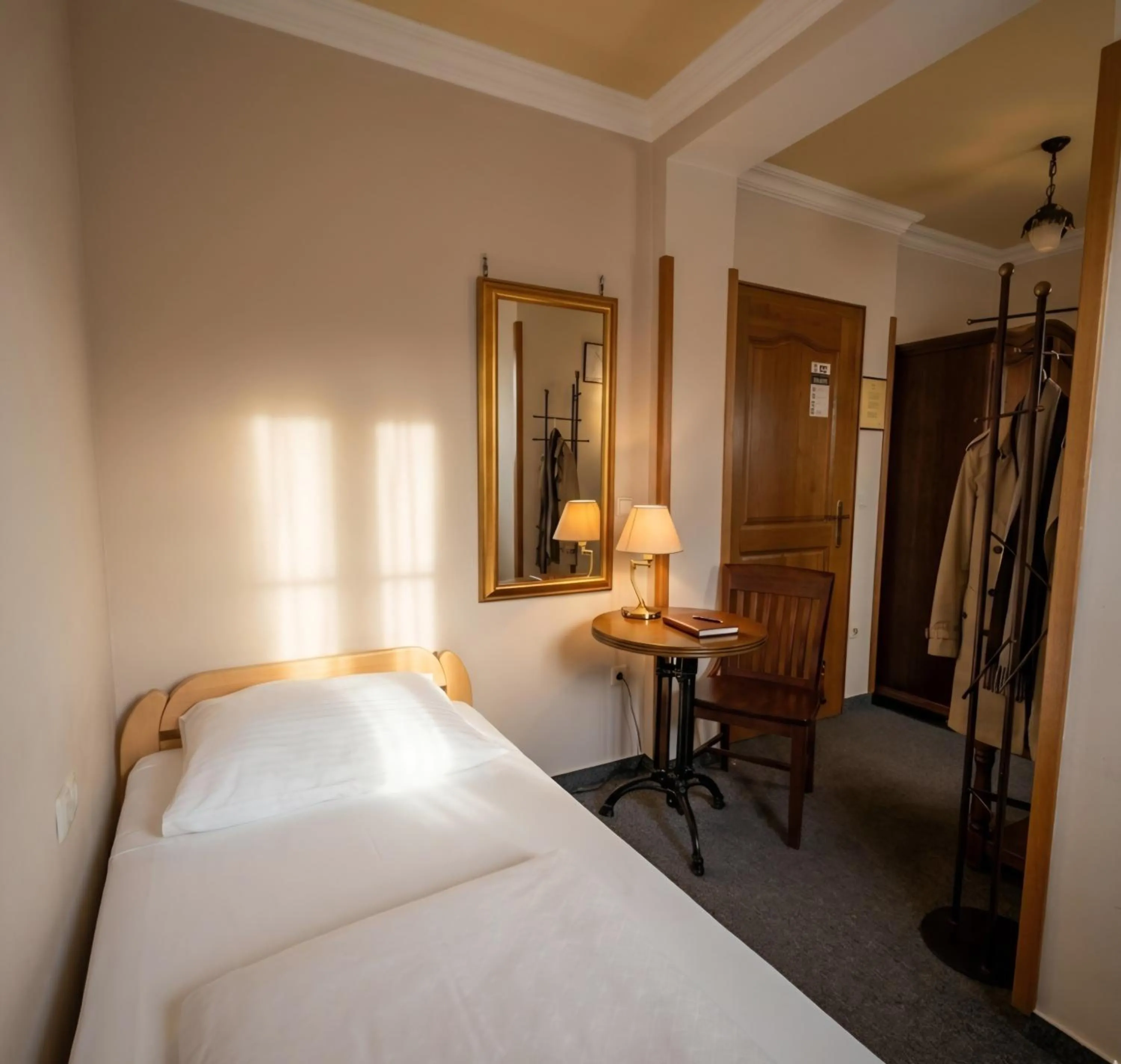 Single Room with Bathroom in Garni Hotel & Apartments Terano