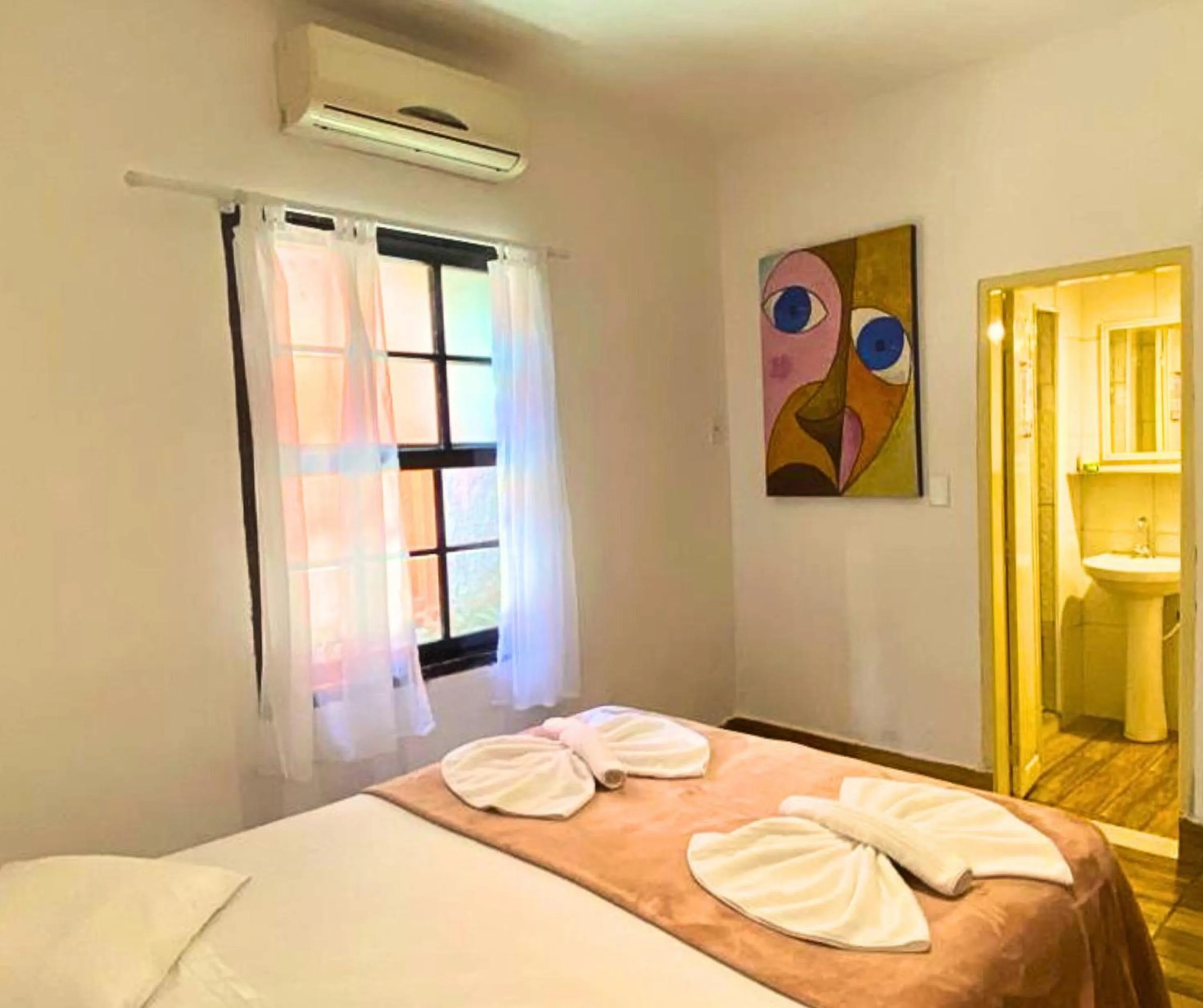 Bed in Pousada Papaya Container