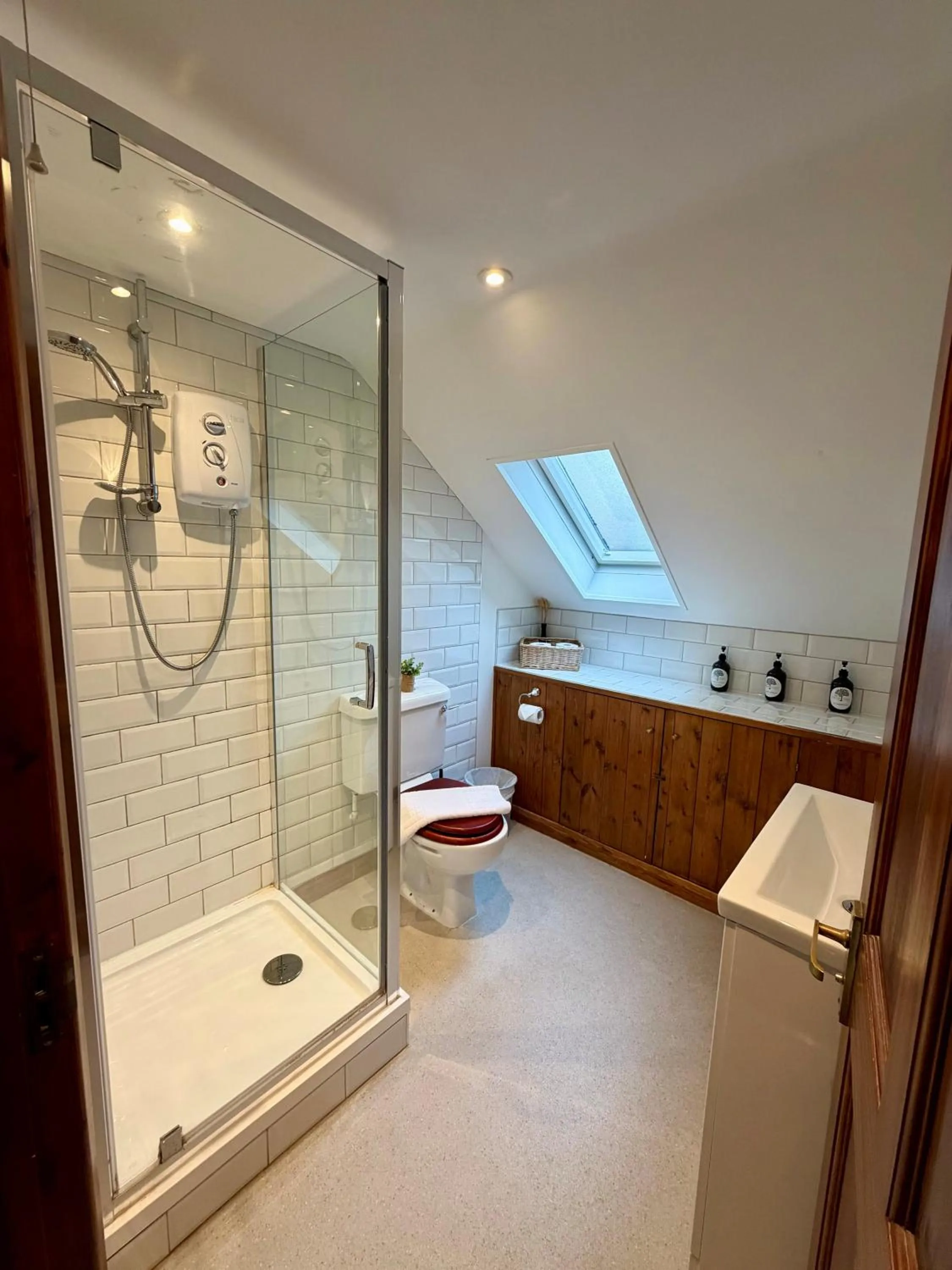 Bathroom in The Pear Tree