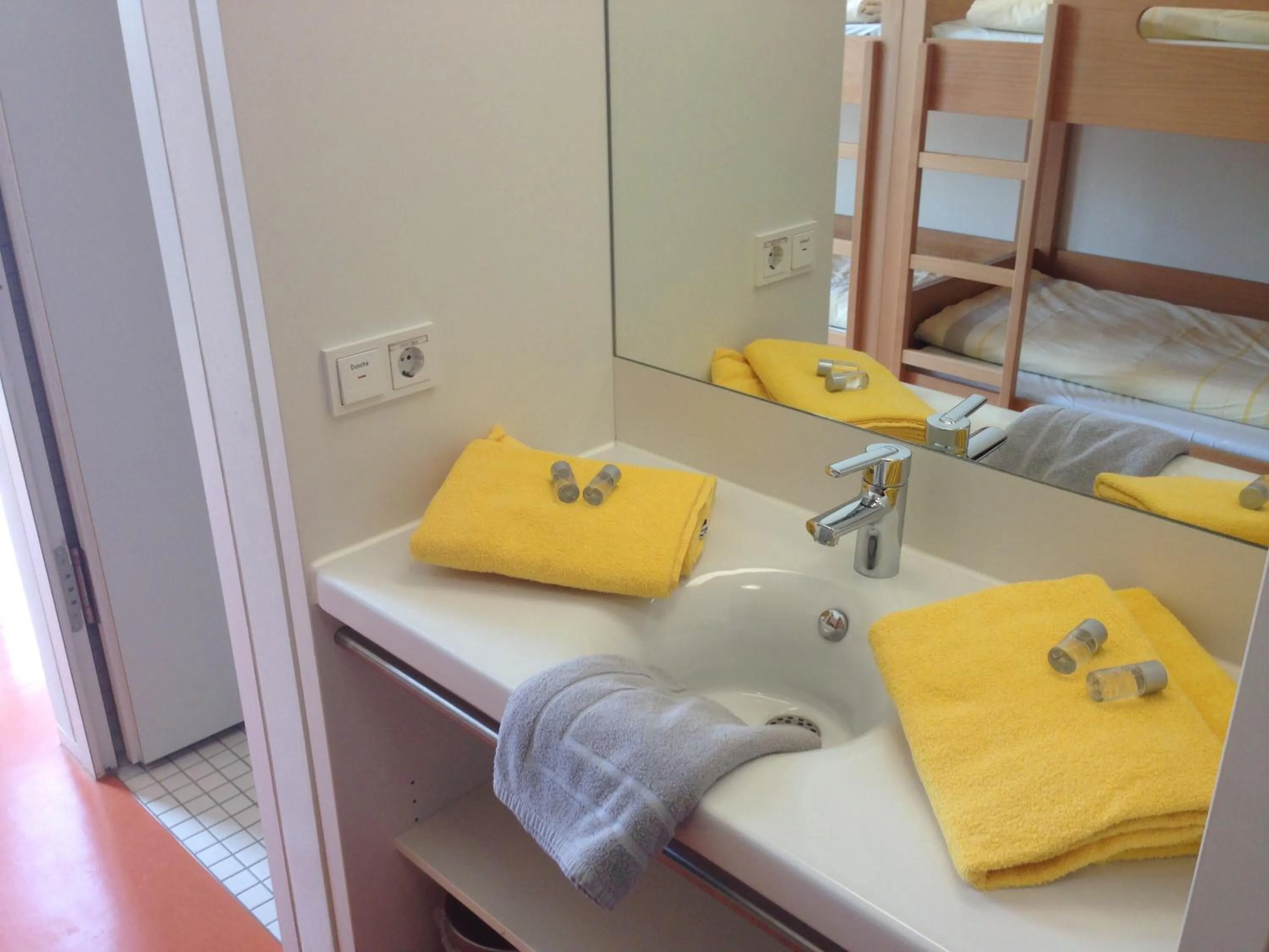 Bathroom, Bed in Jugendherberge Stuttgart Neckarpark