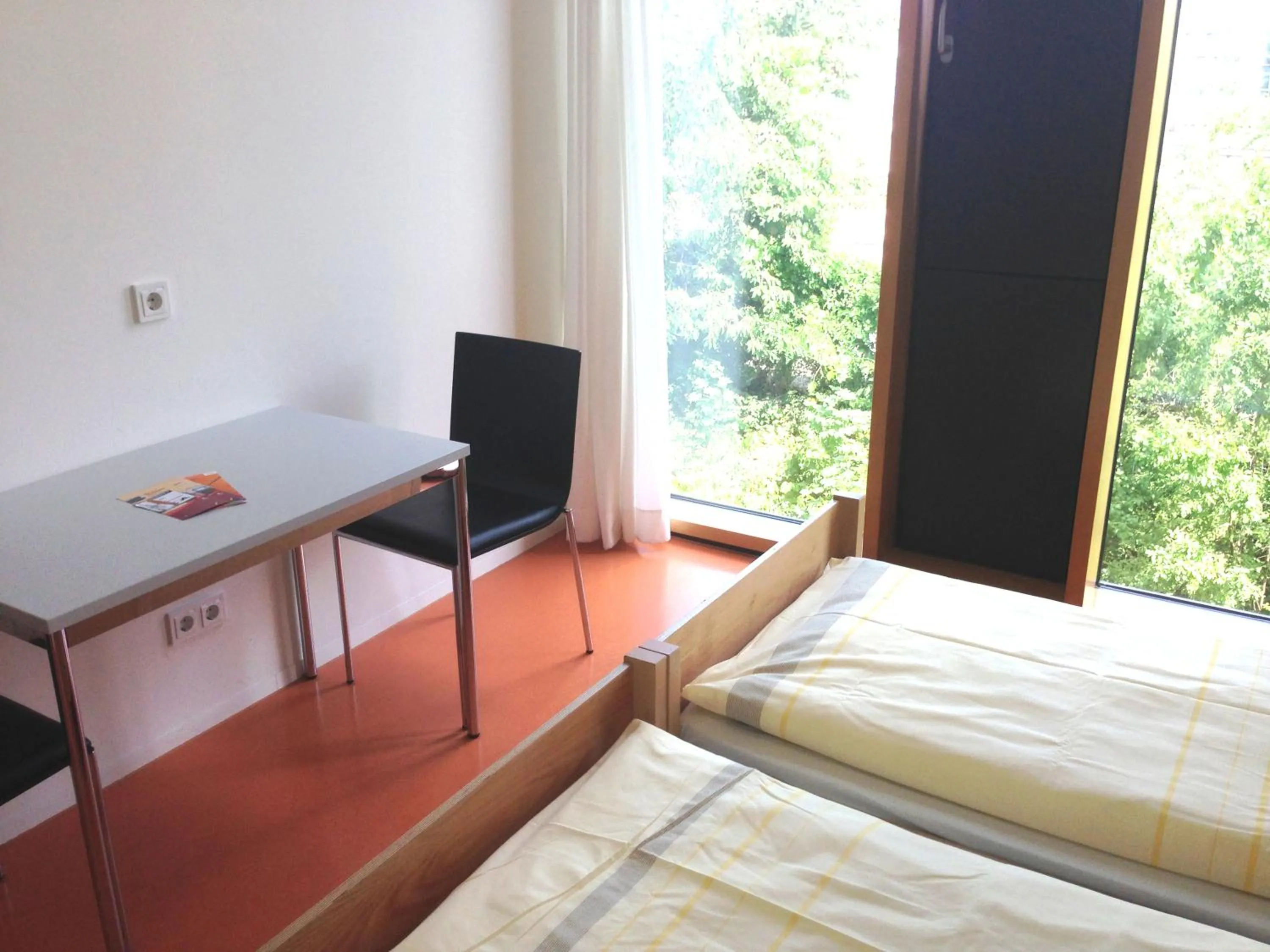 Photo of the whole room, Bed in Jugendherberge Stuttgart Neckarpark