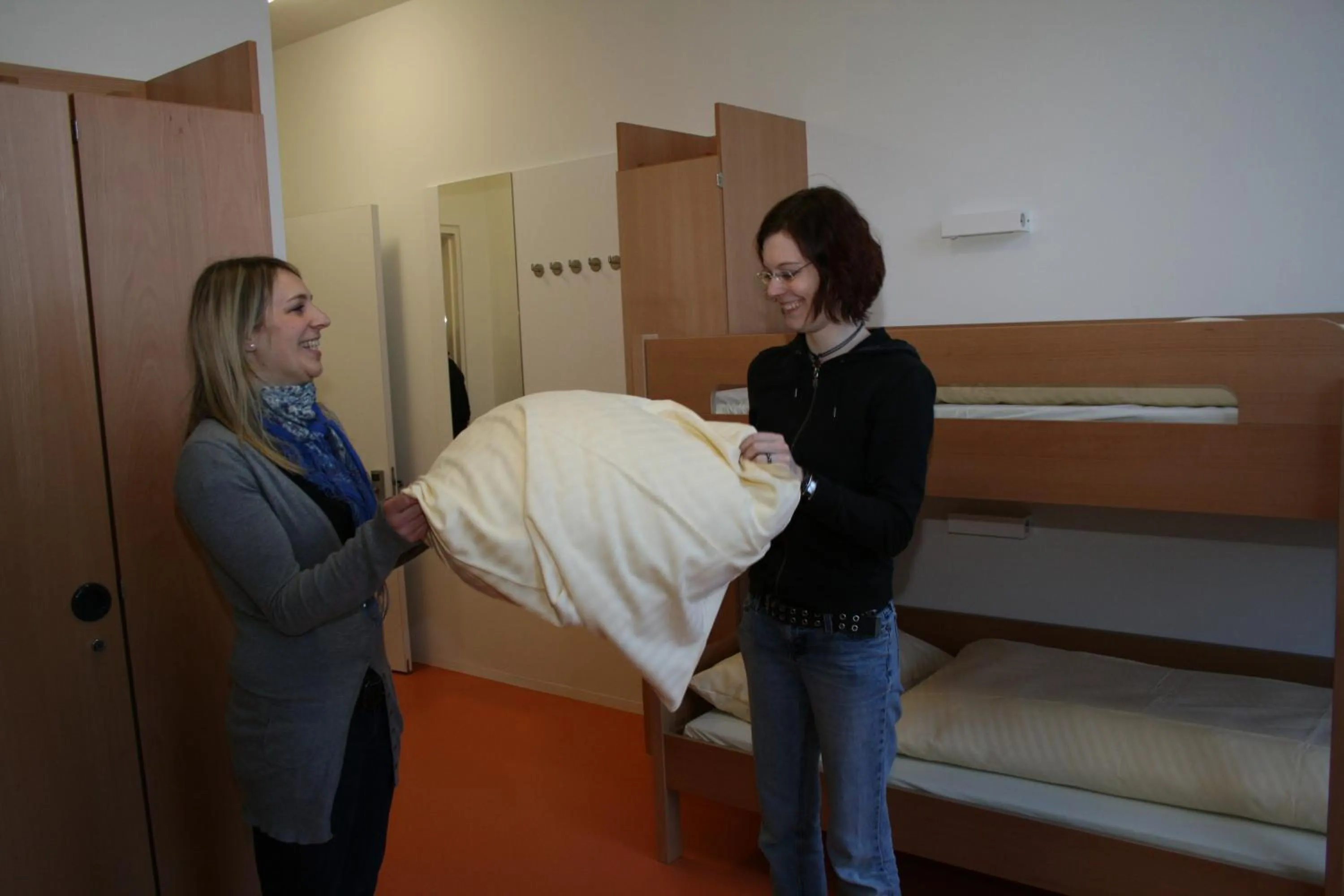 Bed in Jugendherberge Stuttgart Neckarpark