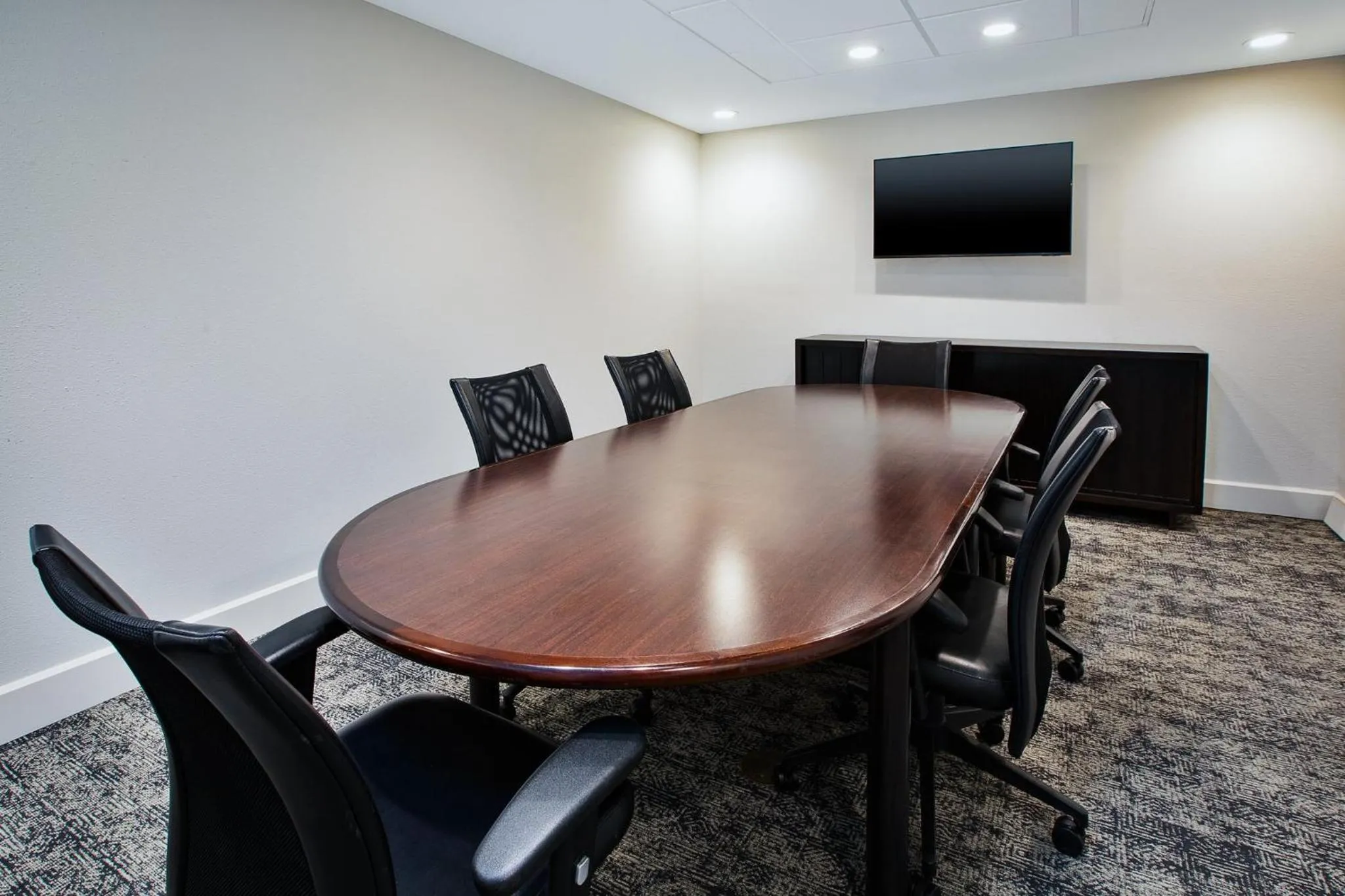 Meeting/conference room in Staybridge Suites Lincoln North East by IHG