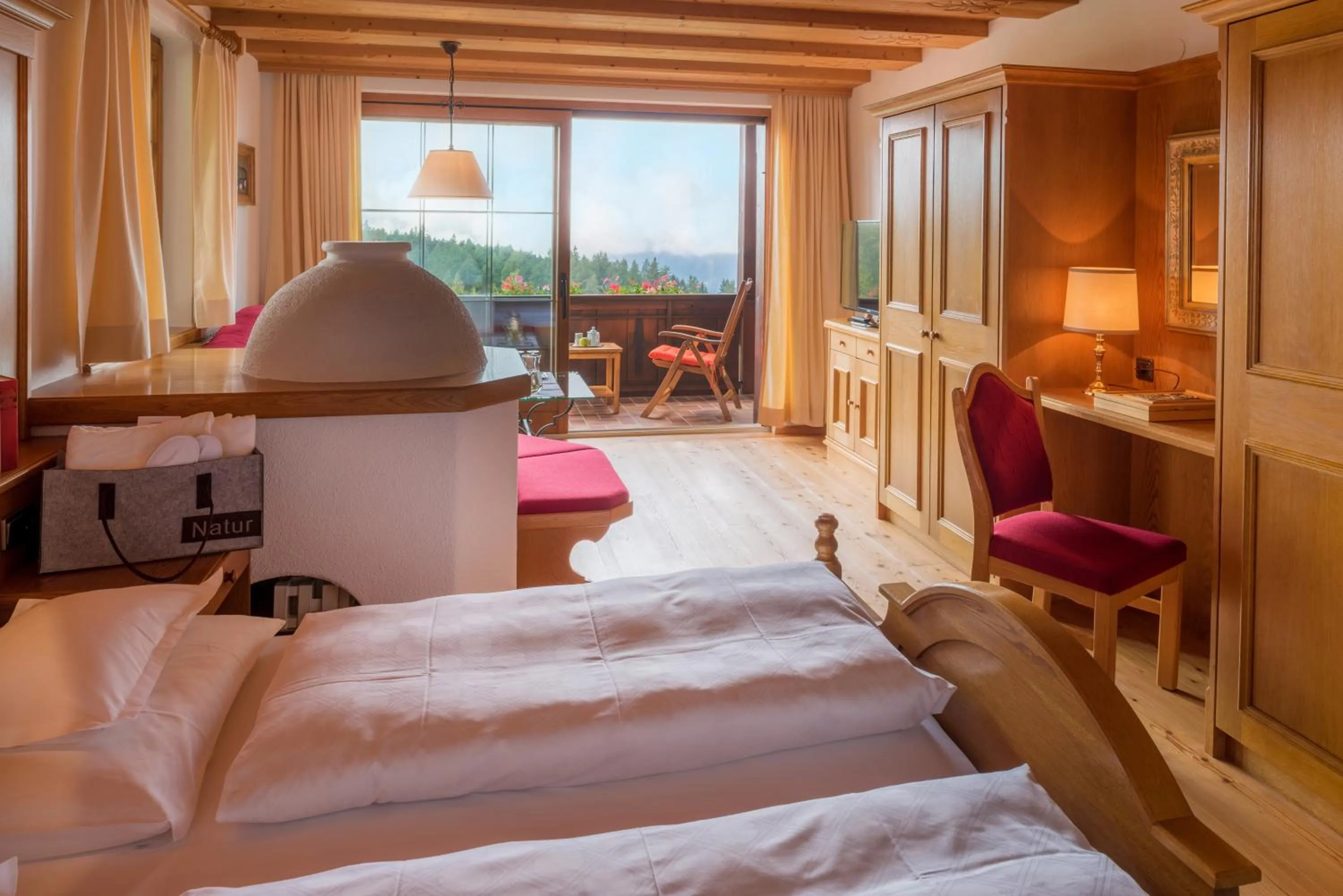 Spring, Bed in Hotel Lärchenhof Natur