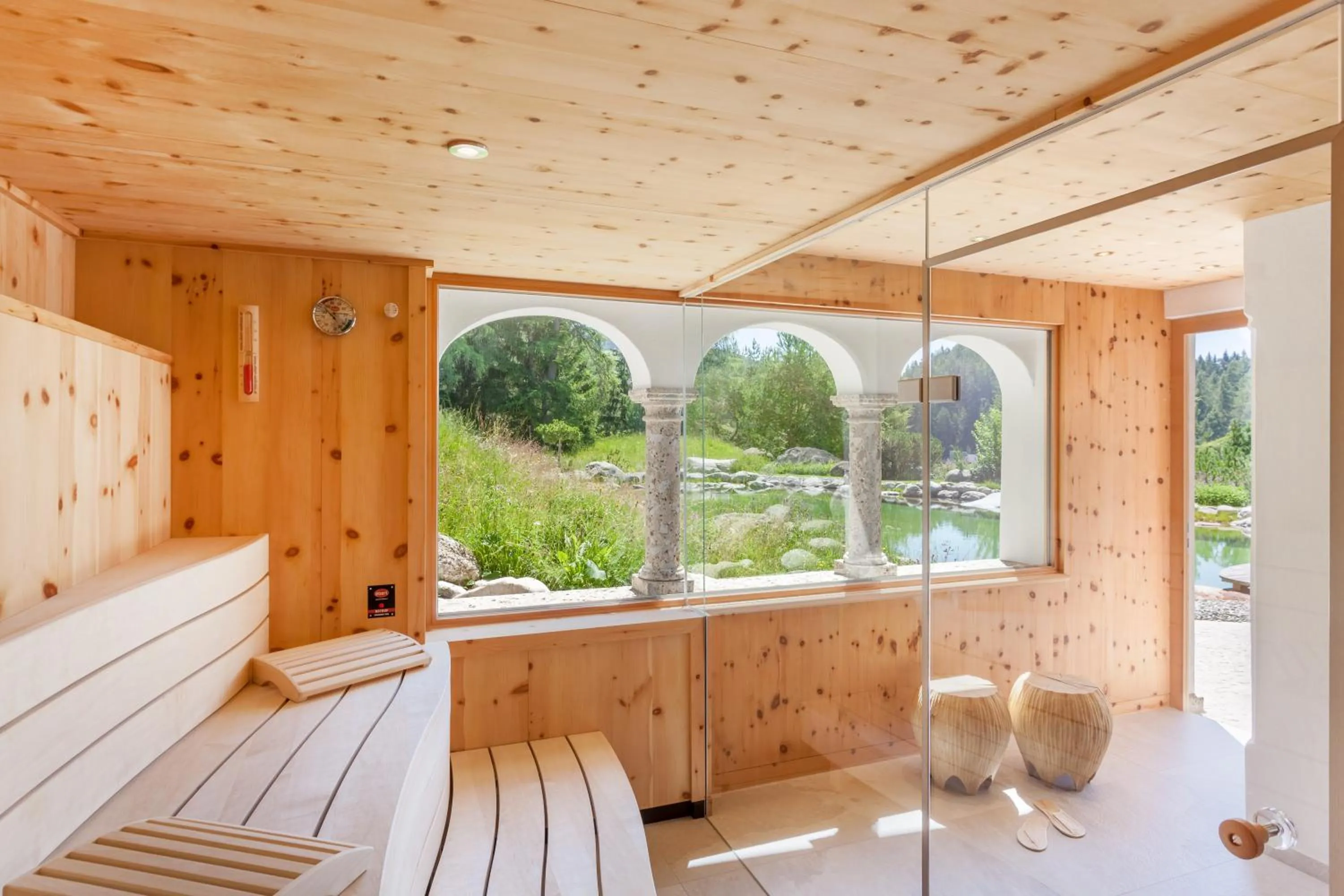 Property building, Bed in Hotel Lärchenhof Natur