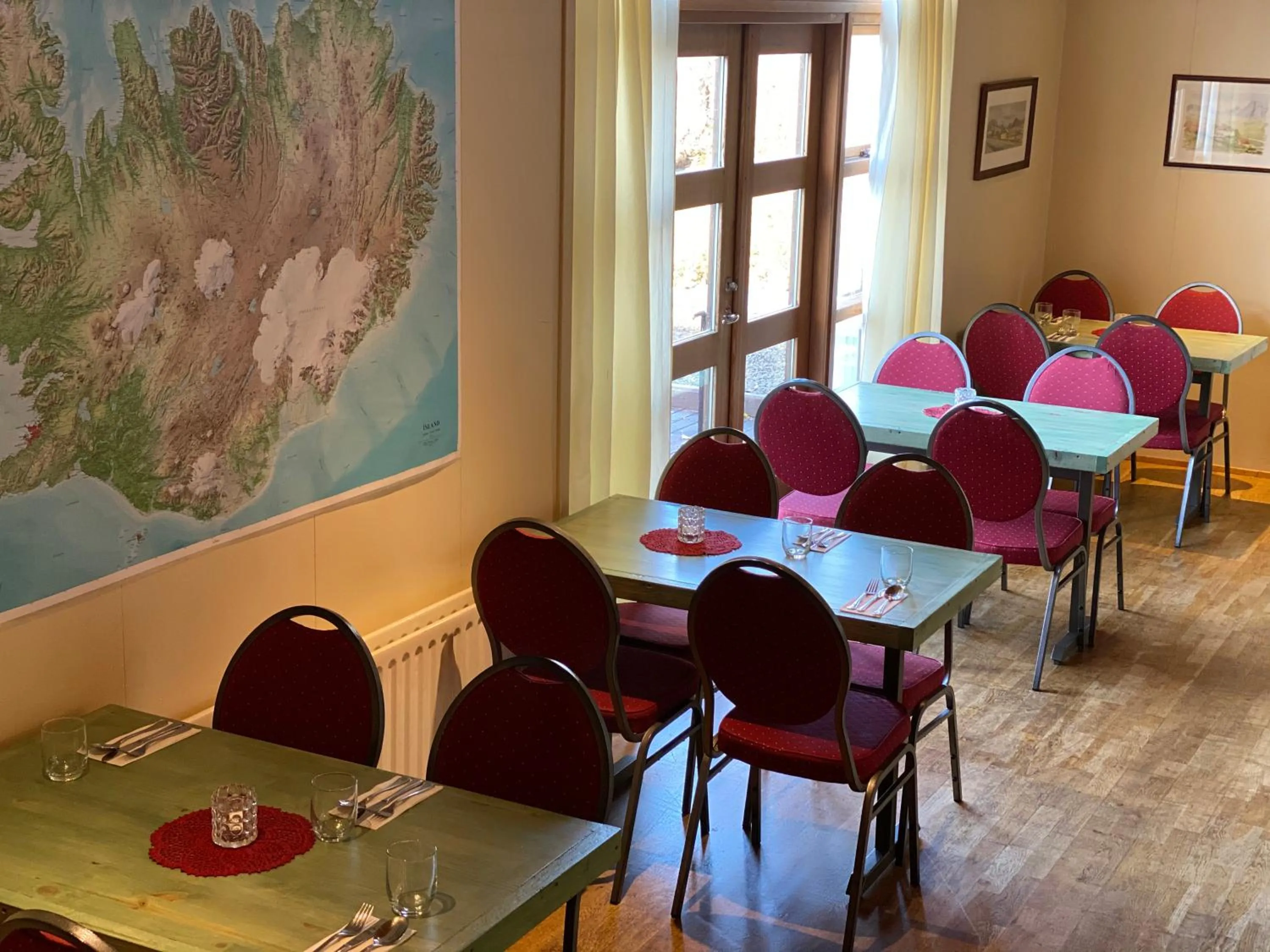 Restaurant/places to eat in Lamb Inn Öngulsstadir