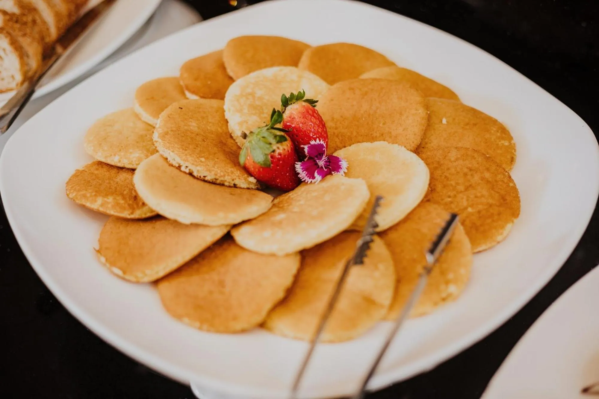 Food and drinks in Nobility Grand Hotel