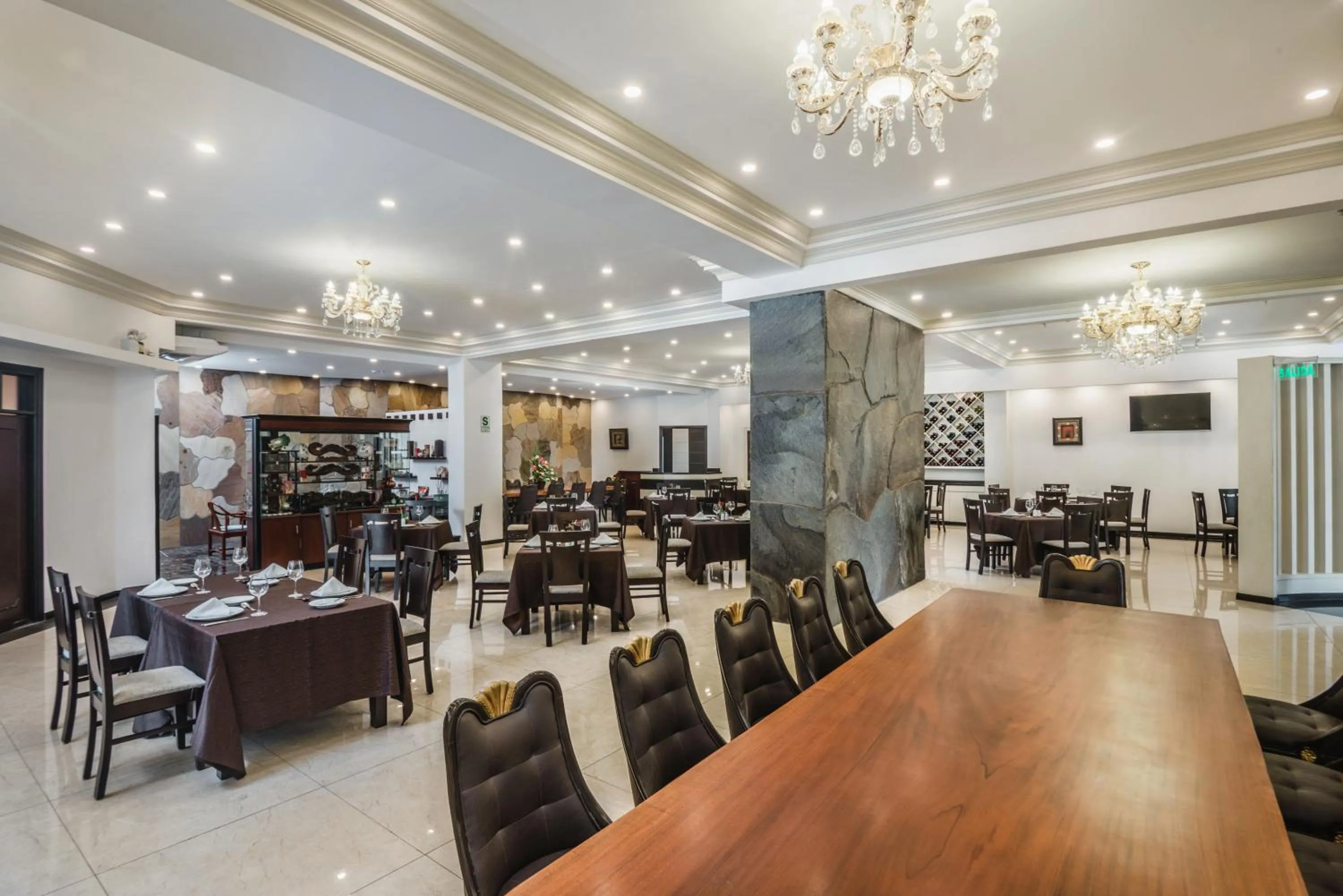 Restaurant/places to eat in Nobility Grand Hotel