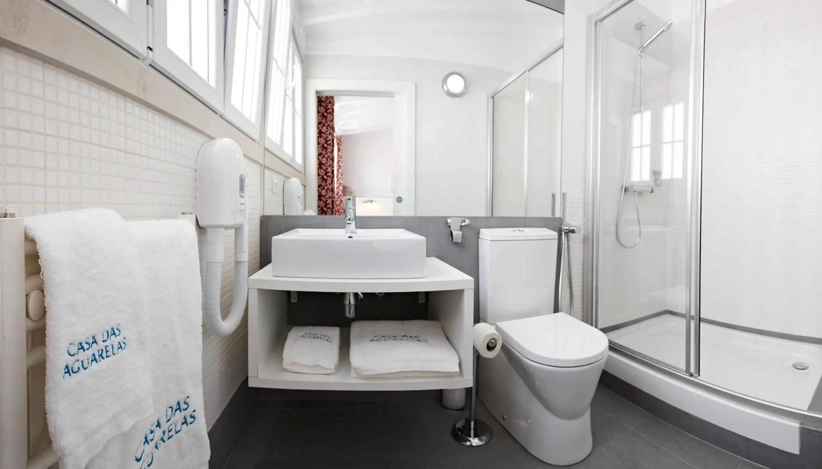 Shower in Casa das Aguarelas Shower in Casa das Aguarelas