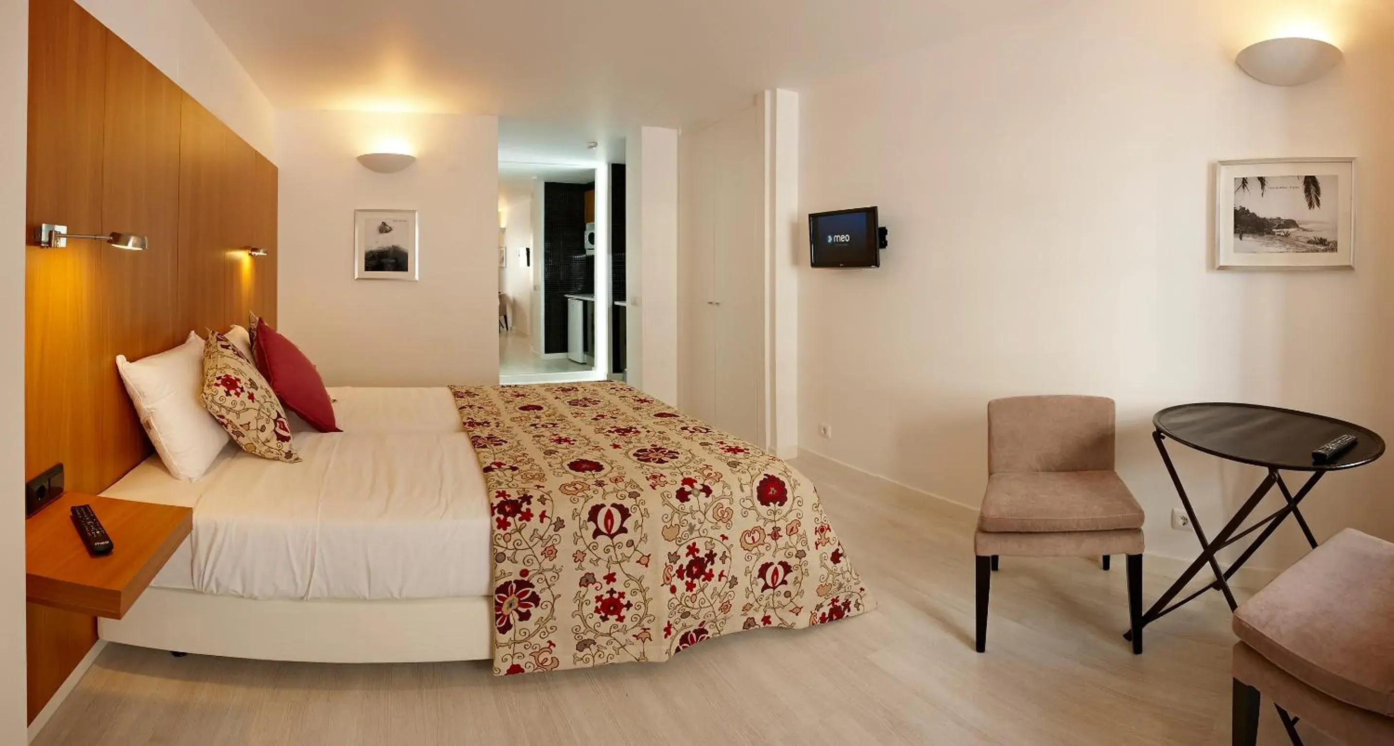 Photo of the whole room, Bed in Casa das Aguarelas Photo of the whole room, Bed in Casa das Aguarelas