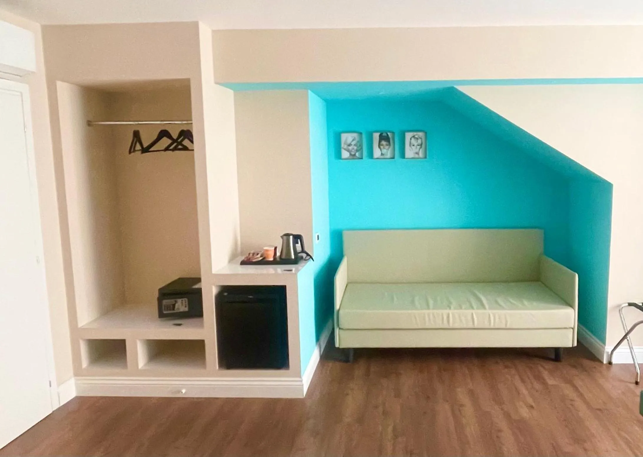 Photo of the whole room, Bed in Home 146