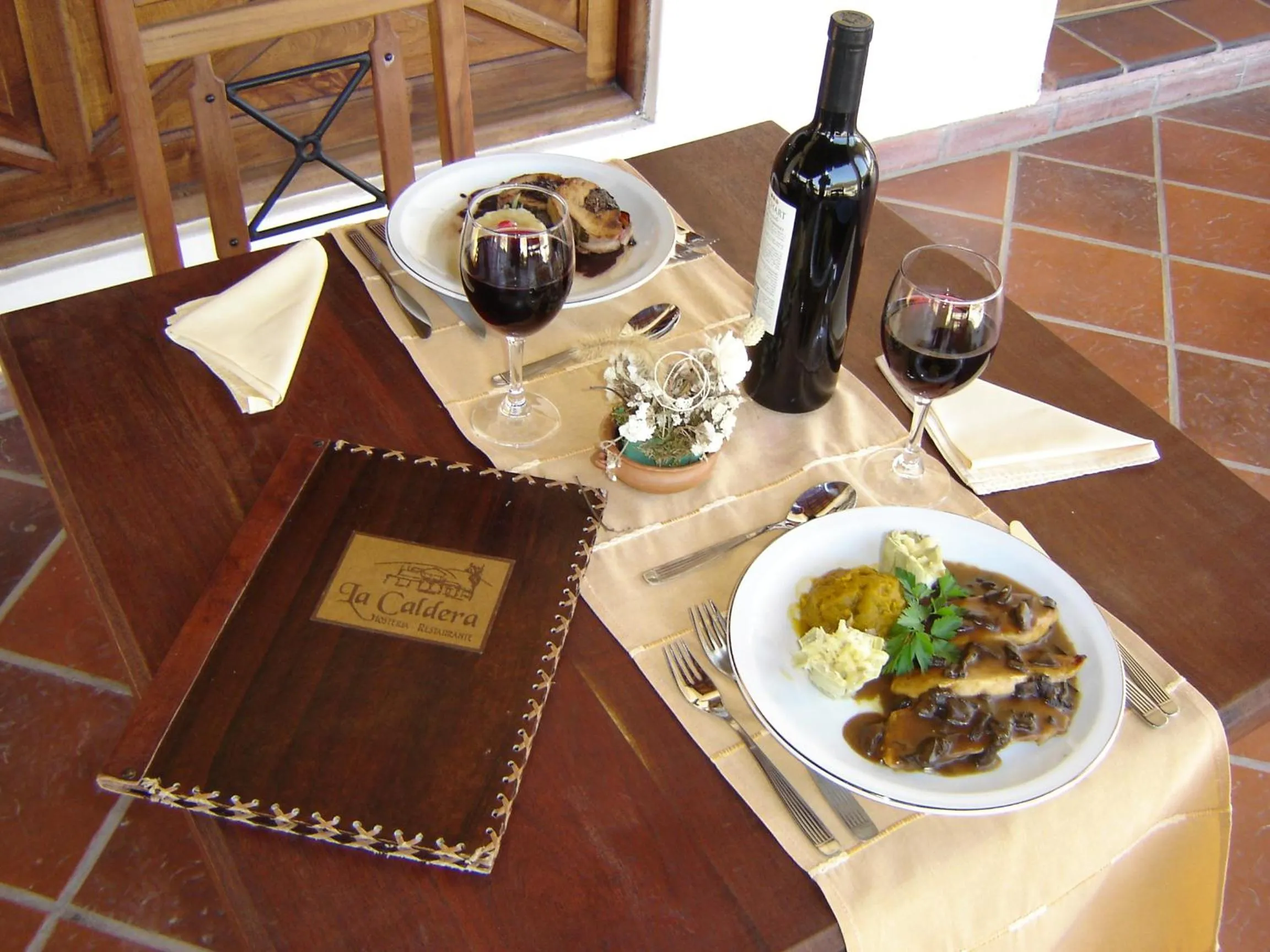 Food and drinks in Hosteria La Caldera
