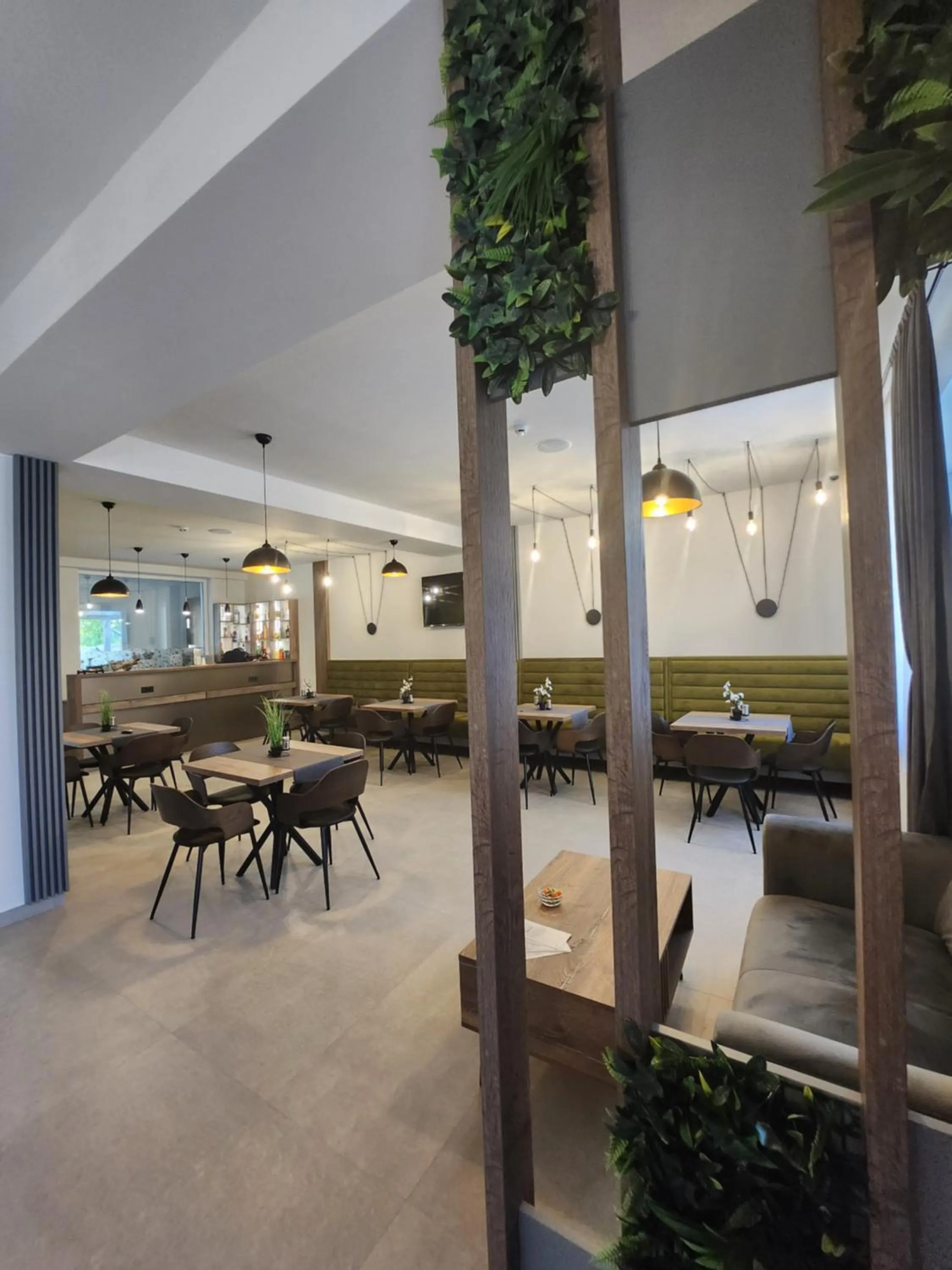 Restaurant/places to eat in XO Residence