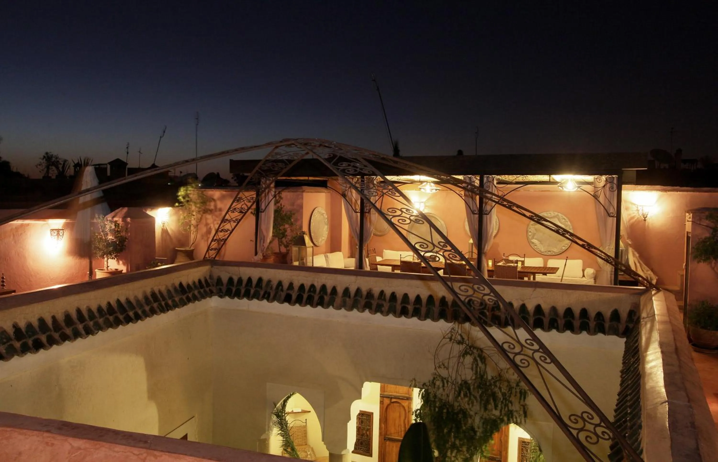 Restaurant/places to eat in Riad El Youssoufi