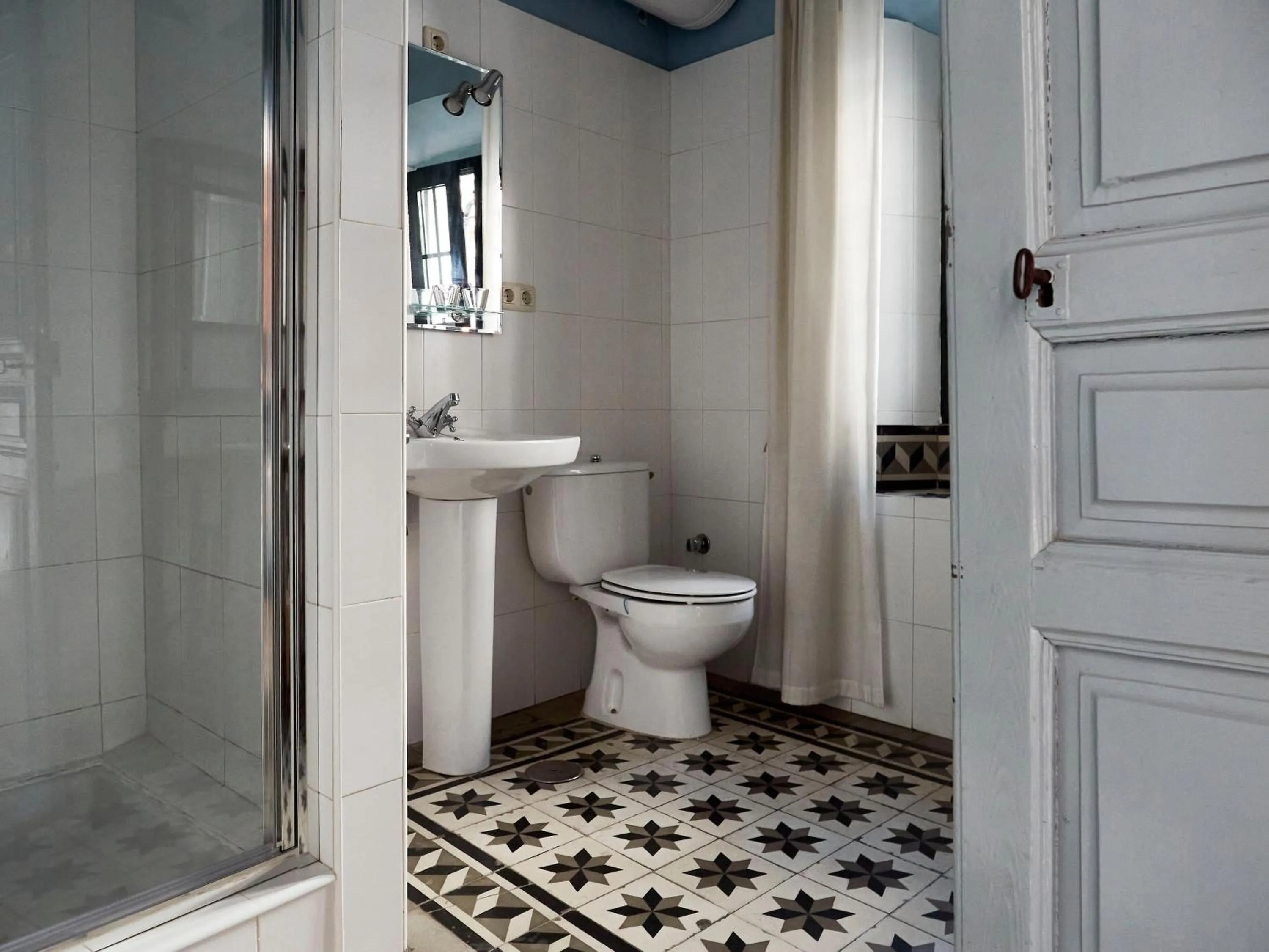 Shower in Mesón La Hospedería