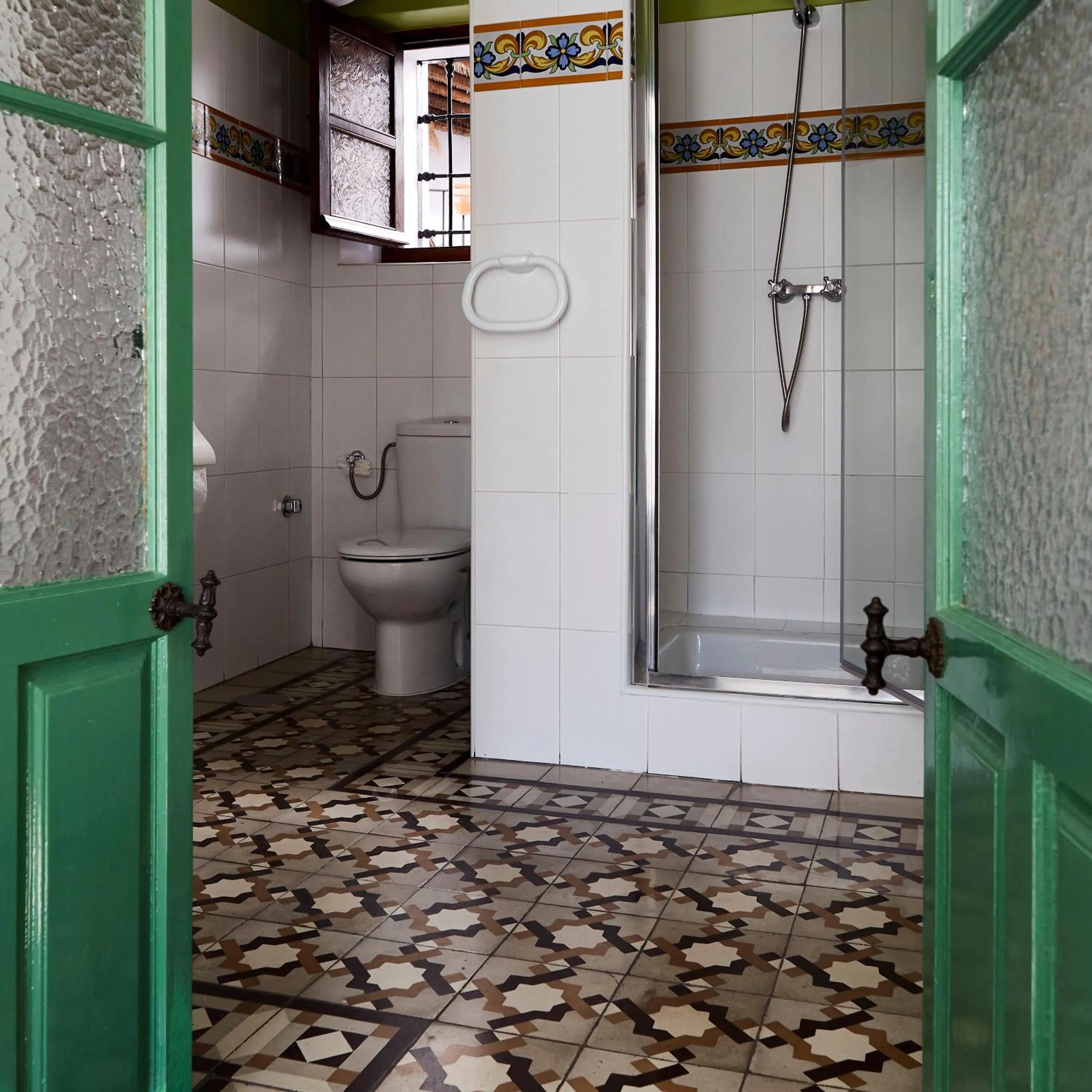 Shower in Mesón La Hospedería