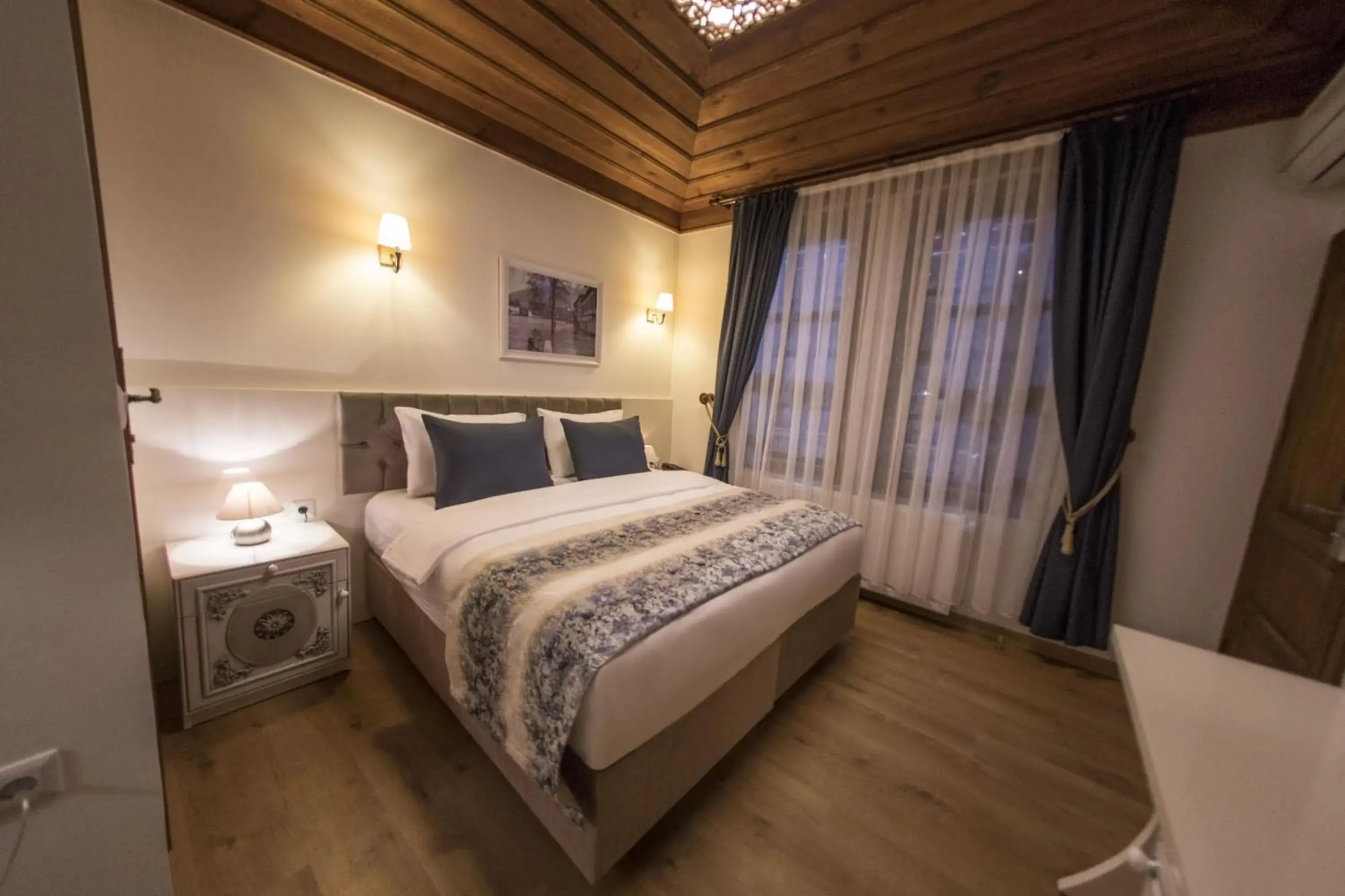 Bedroom, Bed in BAYEZİD HAN KONAK Bedroom, Bed in BAYEZİD HAN KONAK