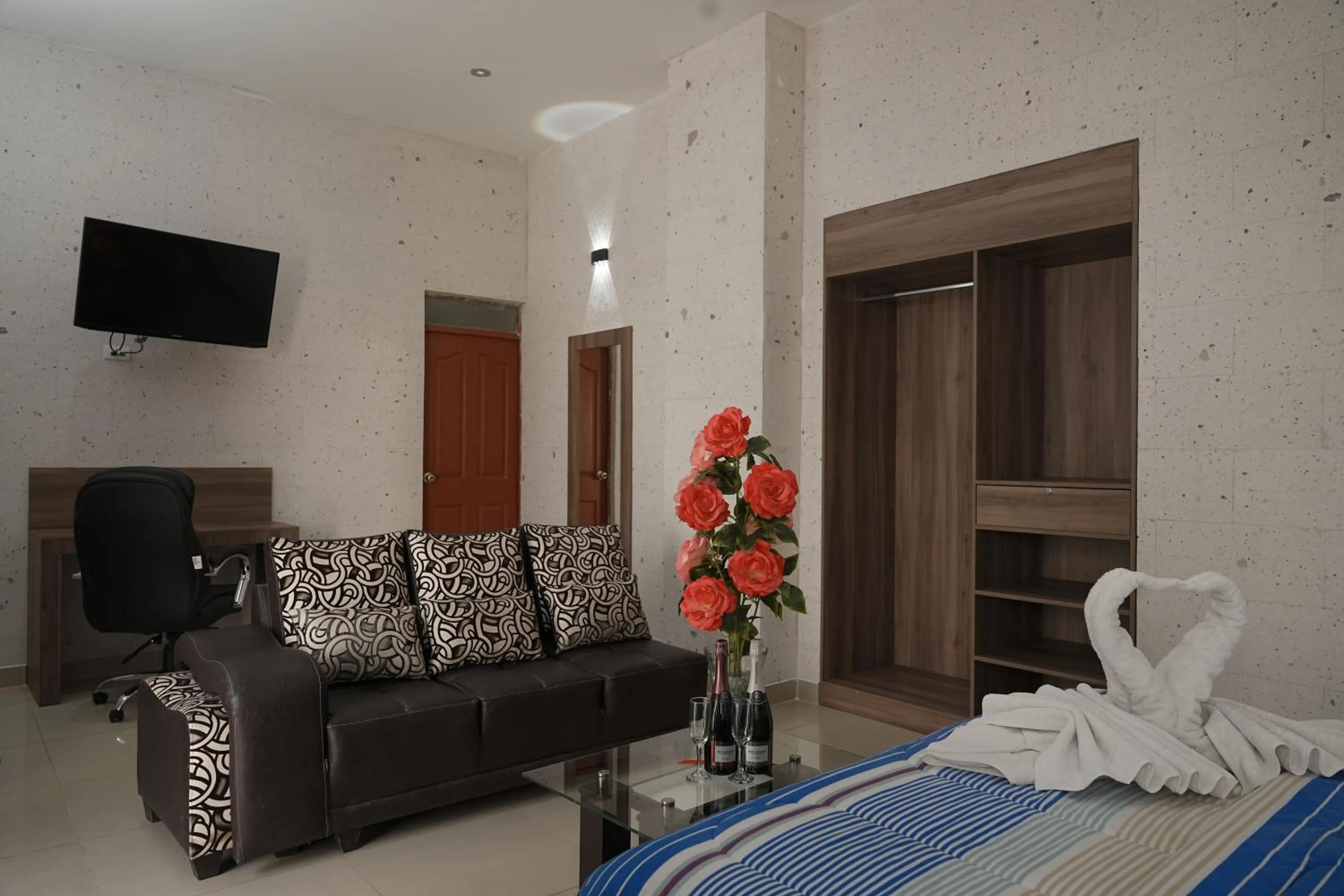 Living room, Bed in Hoteles Gutiérrez Mansión