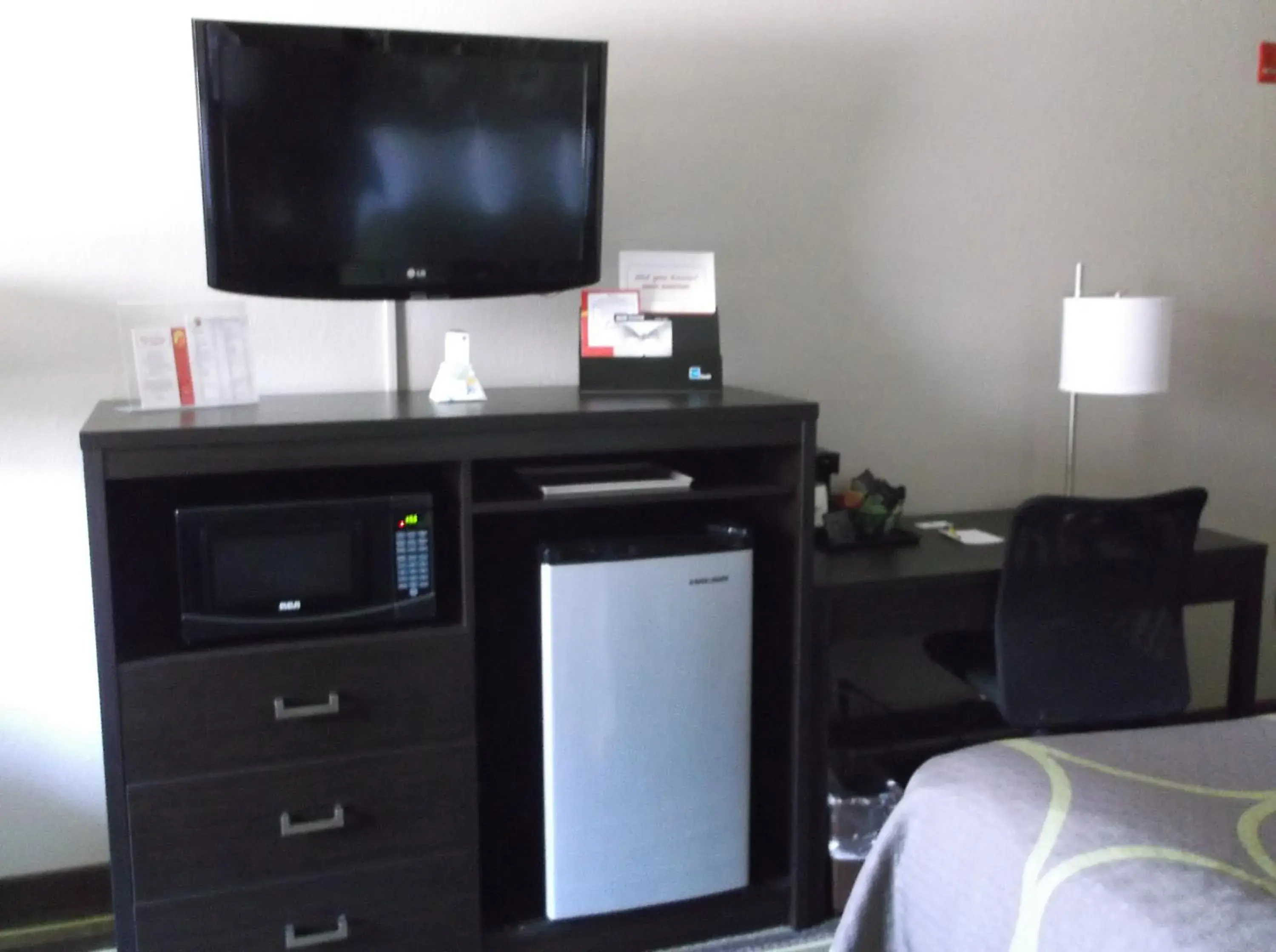 TV and multimedia in Super 8 by Wyndham Brookings TV and multimedia in Super 8 by Wyndham Brookings