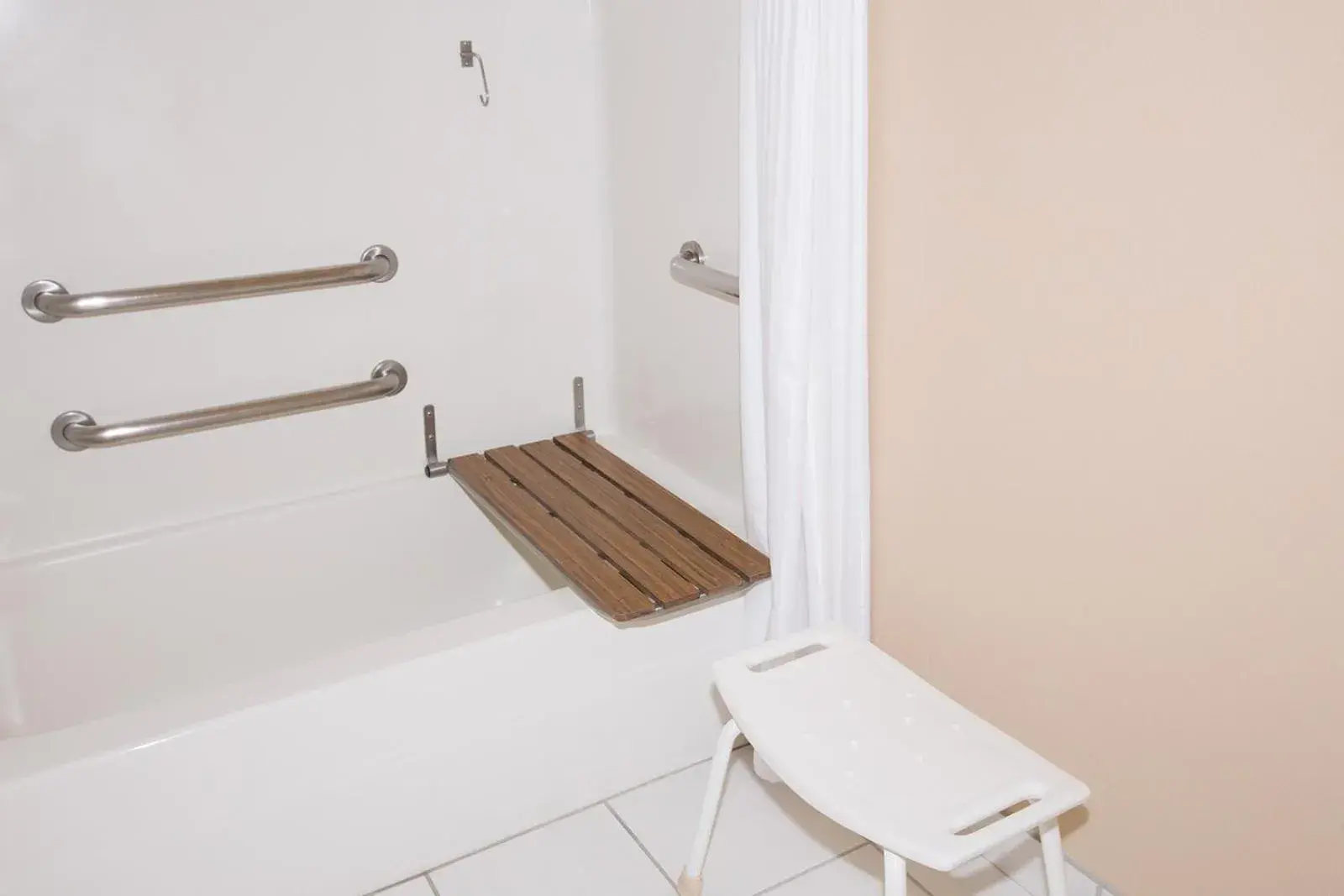 Bathroom in Red Lion Inn & Suites McMinnville Bathroom in Red Lion Inn & Suites McMinnville