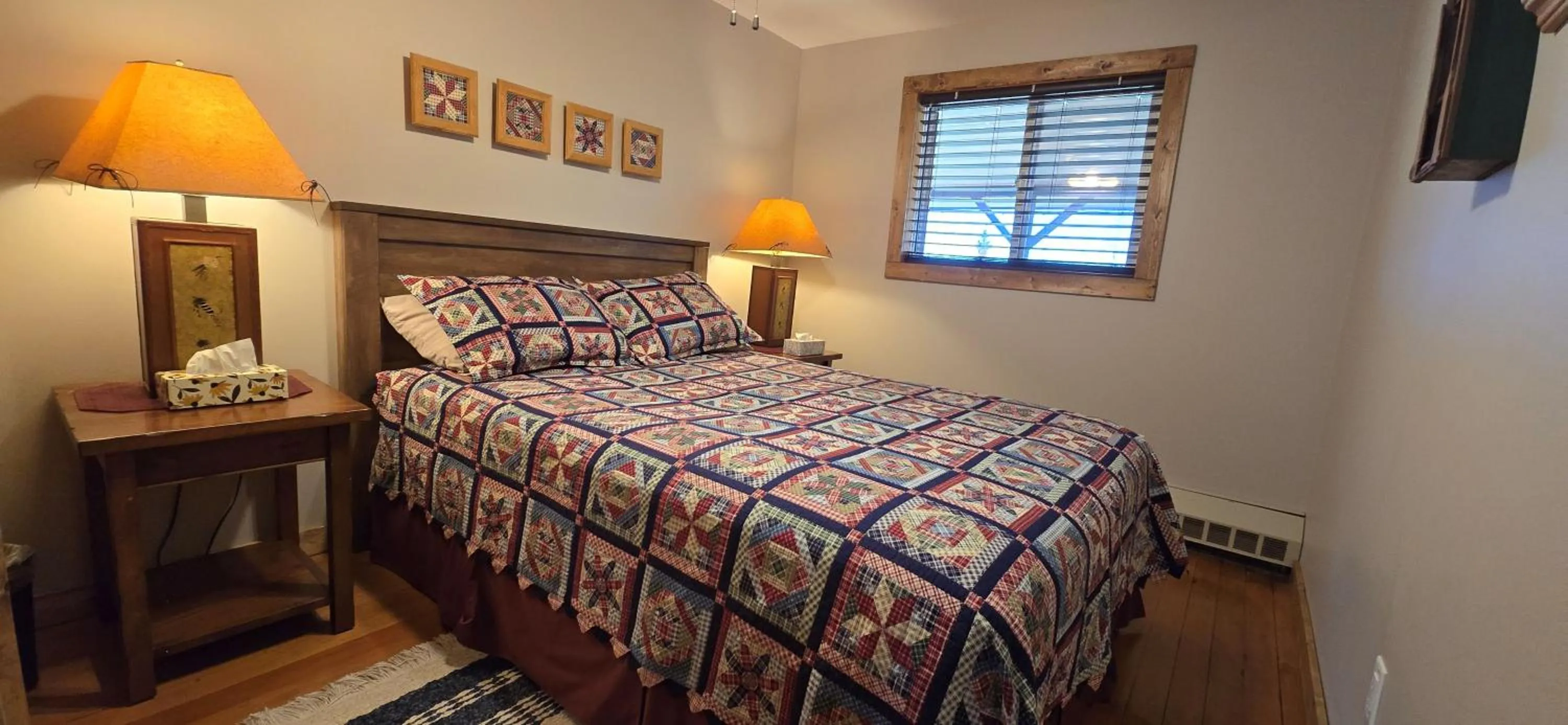 Bed in Rocky Ridge Country Lodge