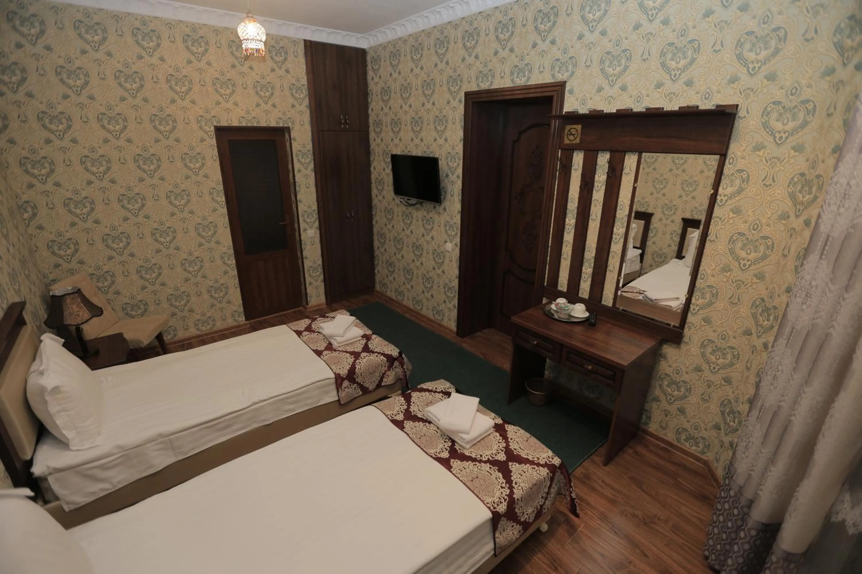 Photo of the whole room, Bed in Margiana