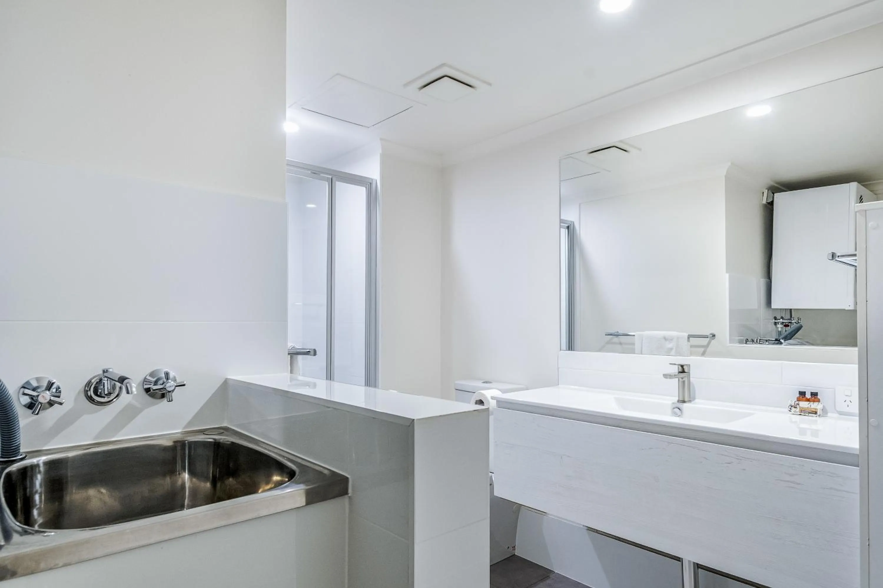 laundry in Beaches Apartments Byron Bay